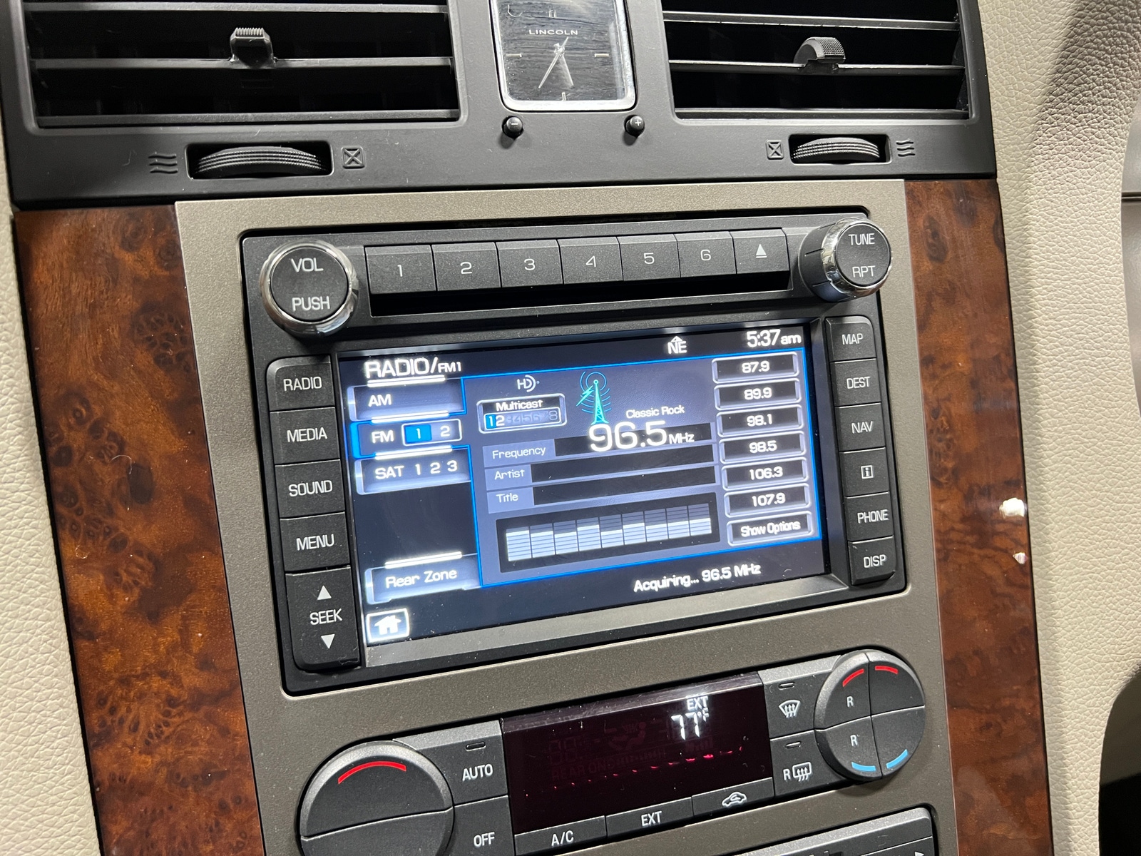 Thumbnail: 2014 Lincoln Navigator - 3