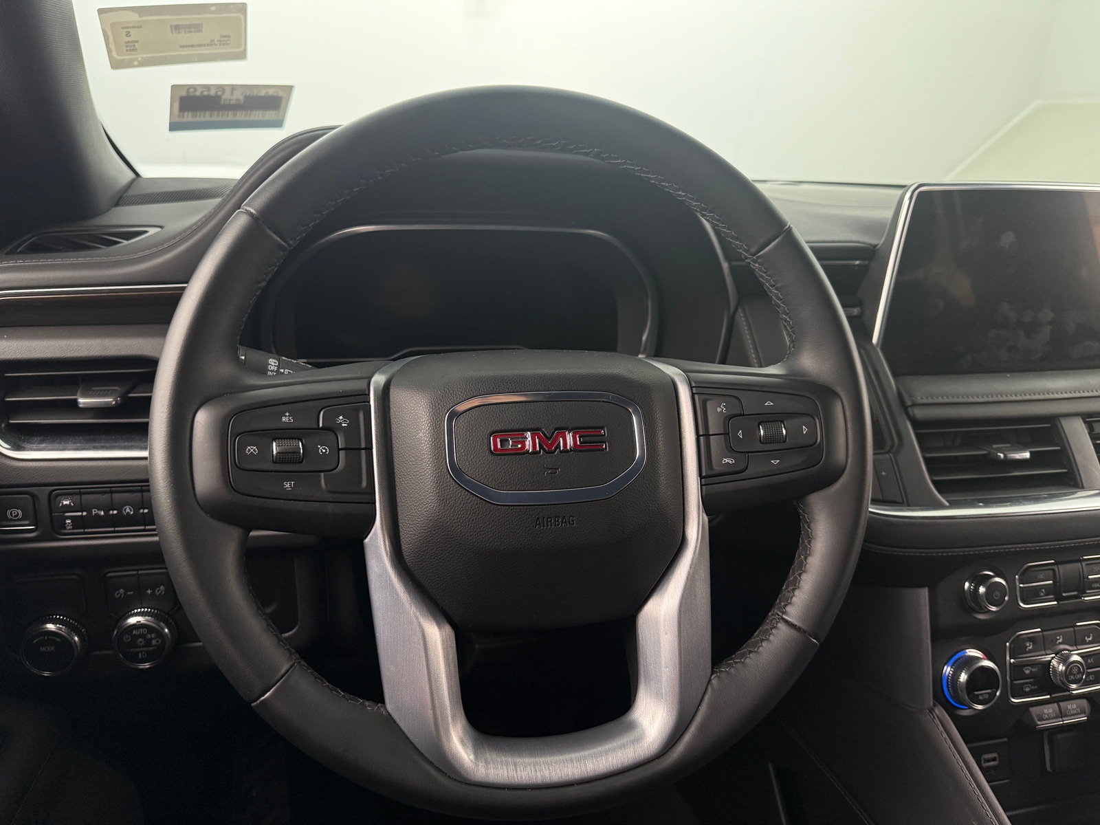 Thumbnail: 2024 GMC Yukon XL - 5