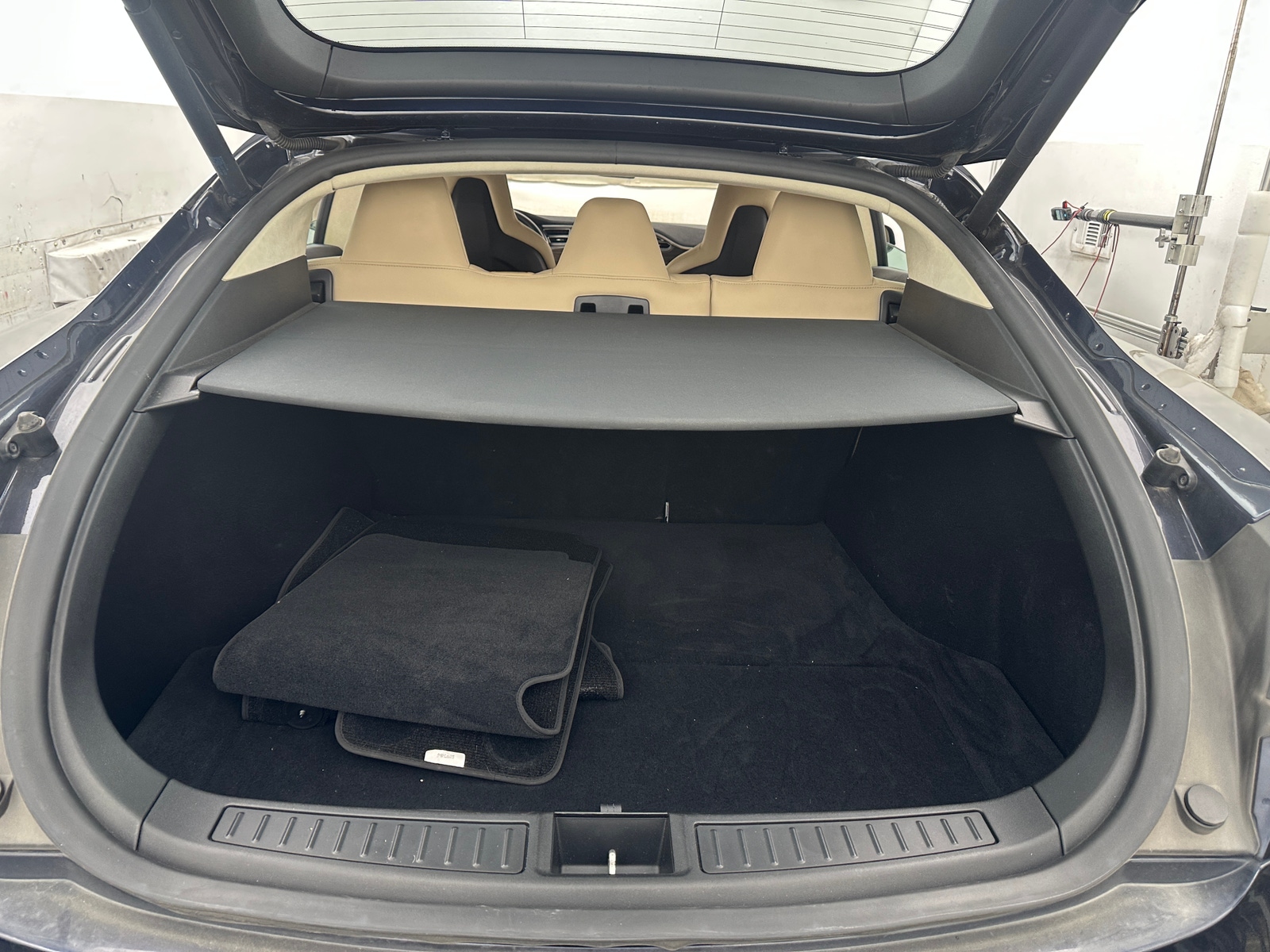 Thumbnail: 2014 Tesla Model S - 6