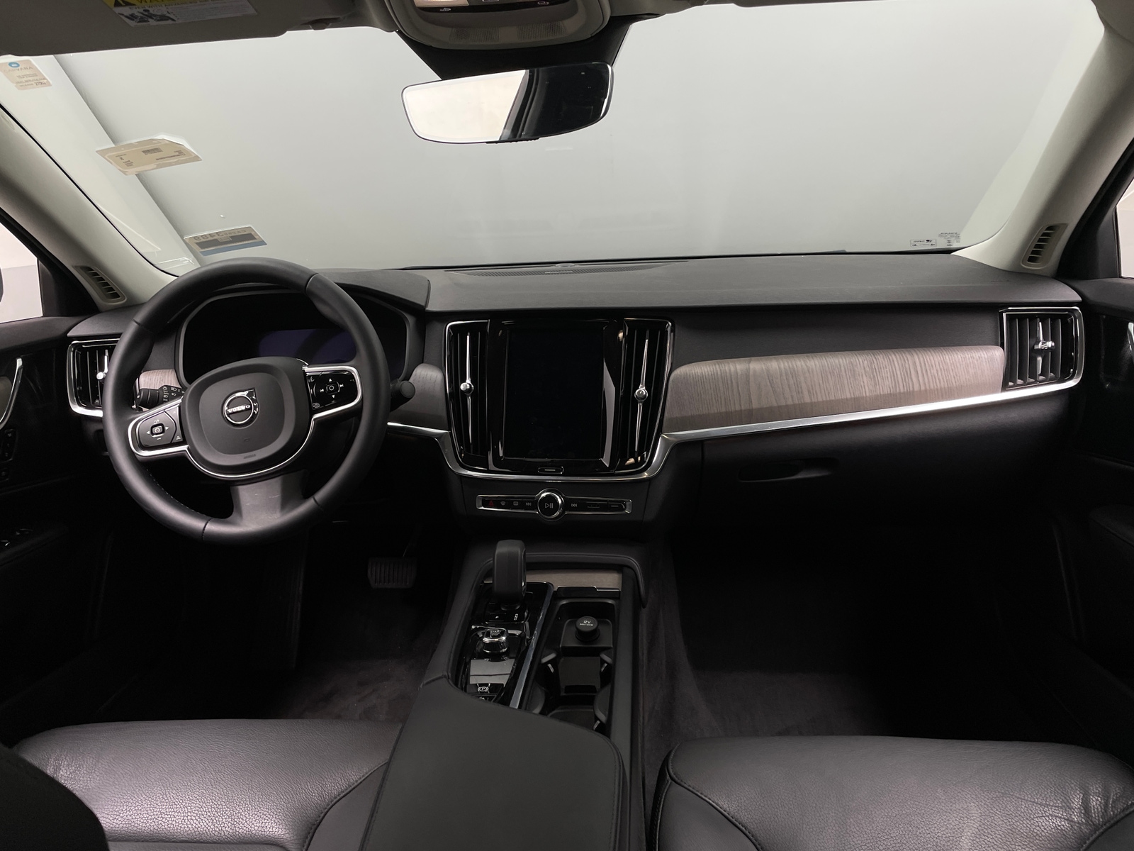 Thumbnail: 2023 Volvo S90 - 2