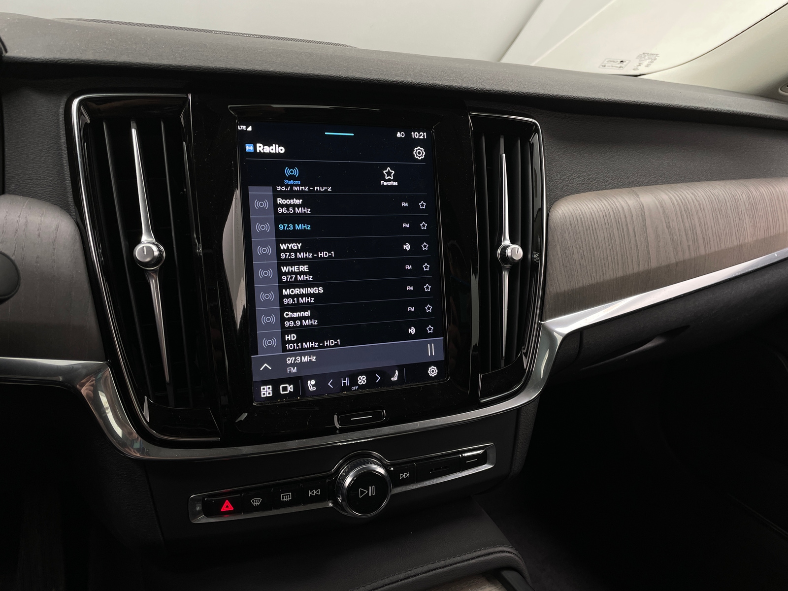 Thumbnail: 2023 Volvo S90 - 3