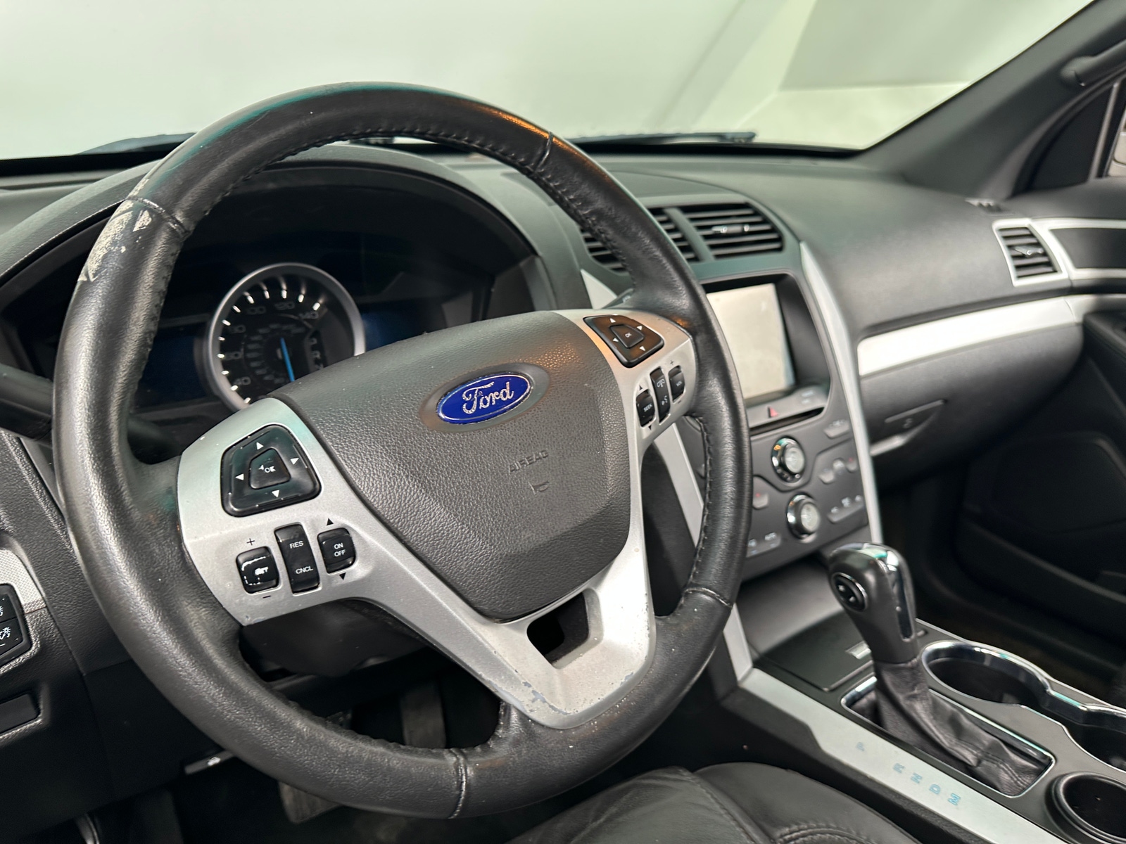 Thumbnail: 2015 Ford Explorer - 4