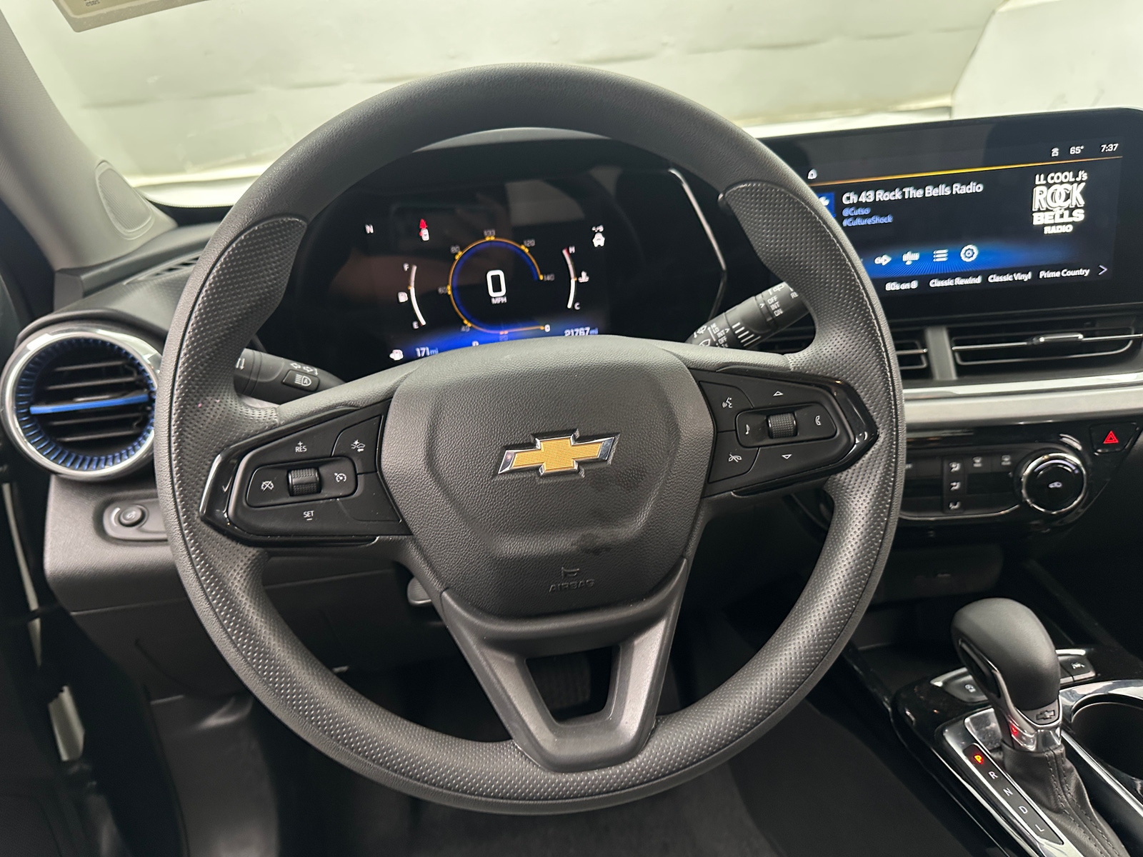 Thumbnail: 2025 Chevrolet Trax - 5