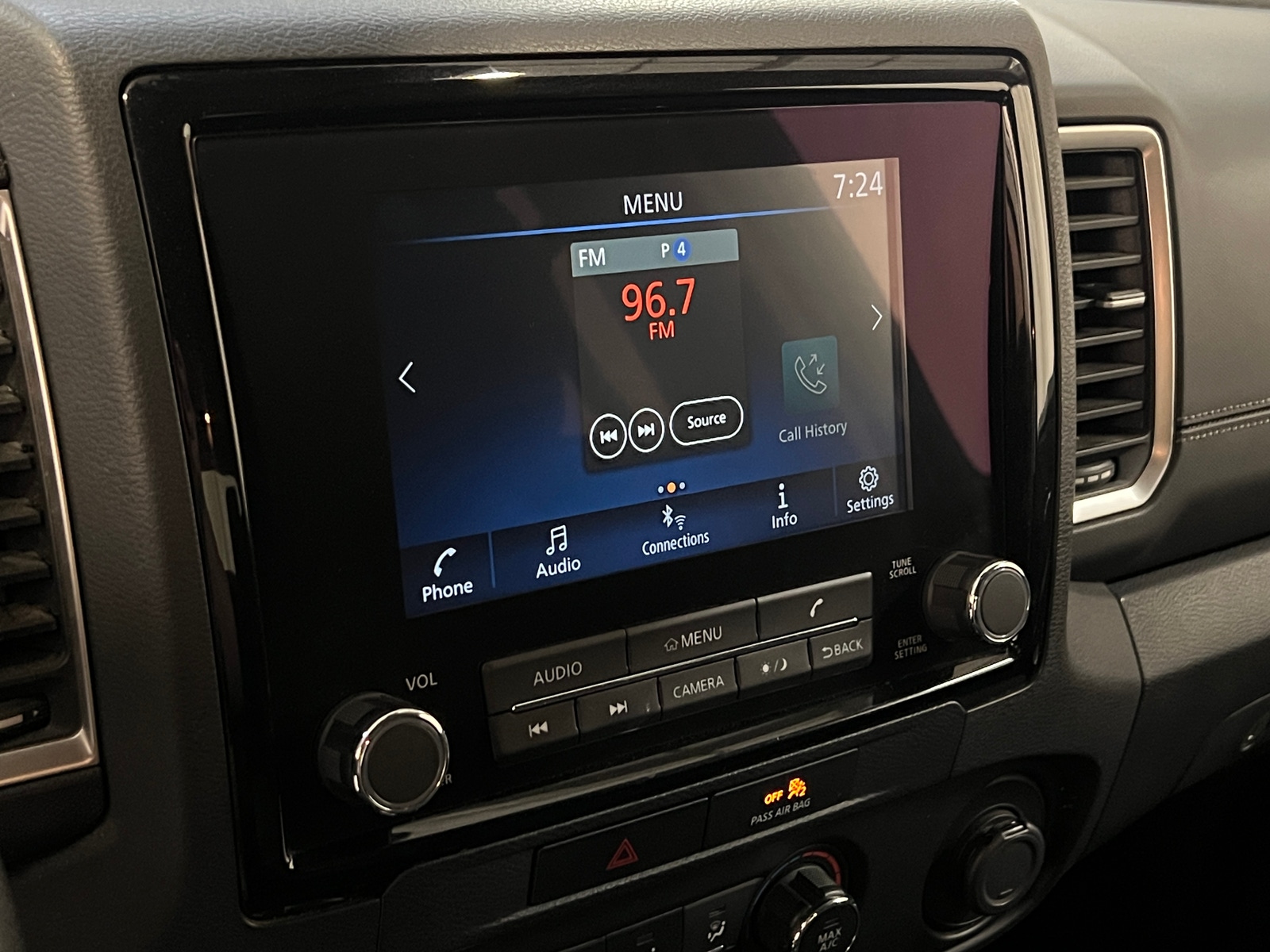 Thumbnail: 2022 Nissan Frontier - 4