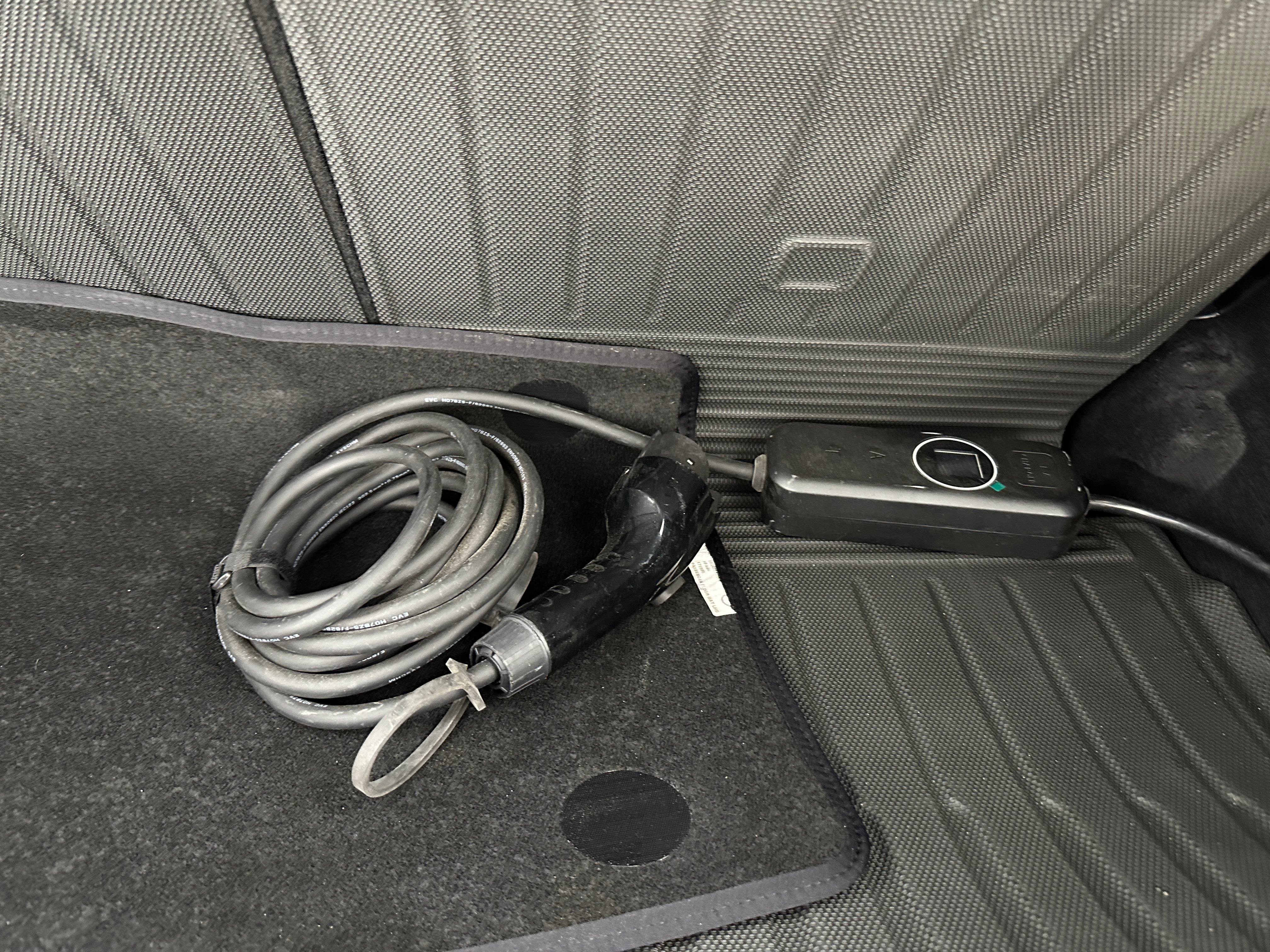 2022 Tesla Model X - Image 1
