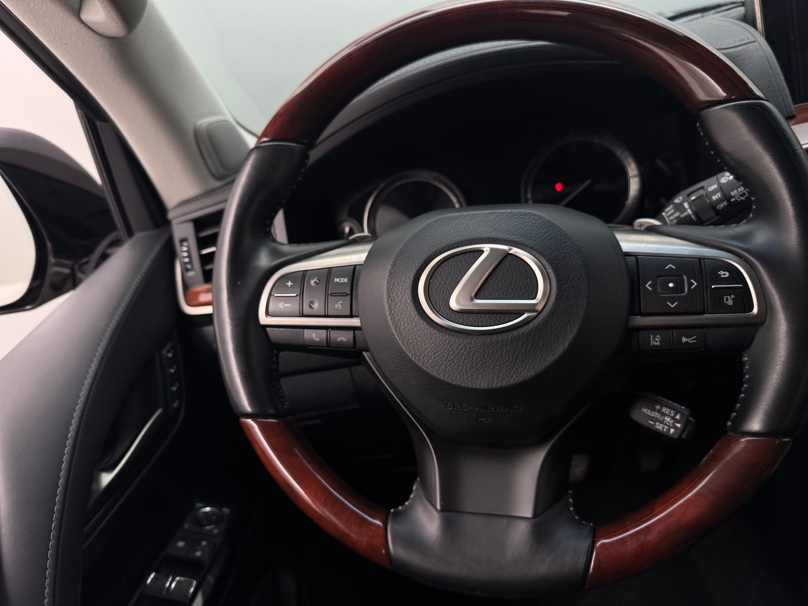 Thumbnail: 2021 Lexus LX - 4