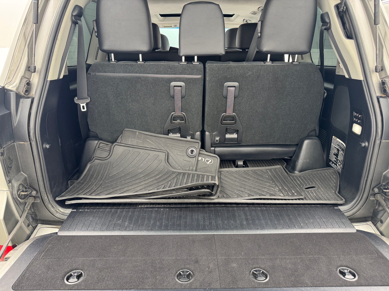 Thumbnail: 2021 Lexus LX - 6