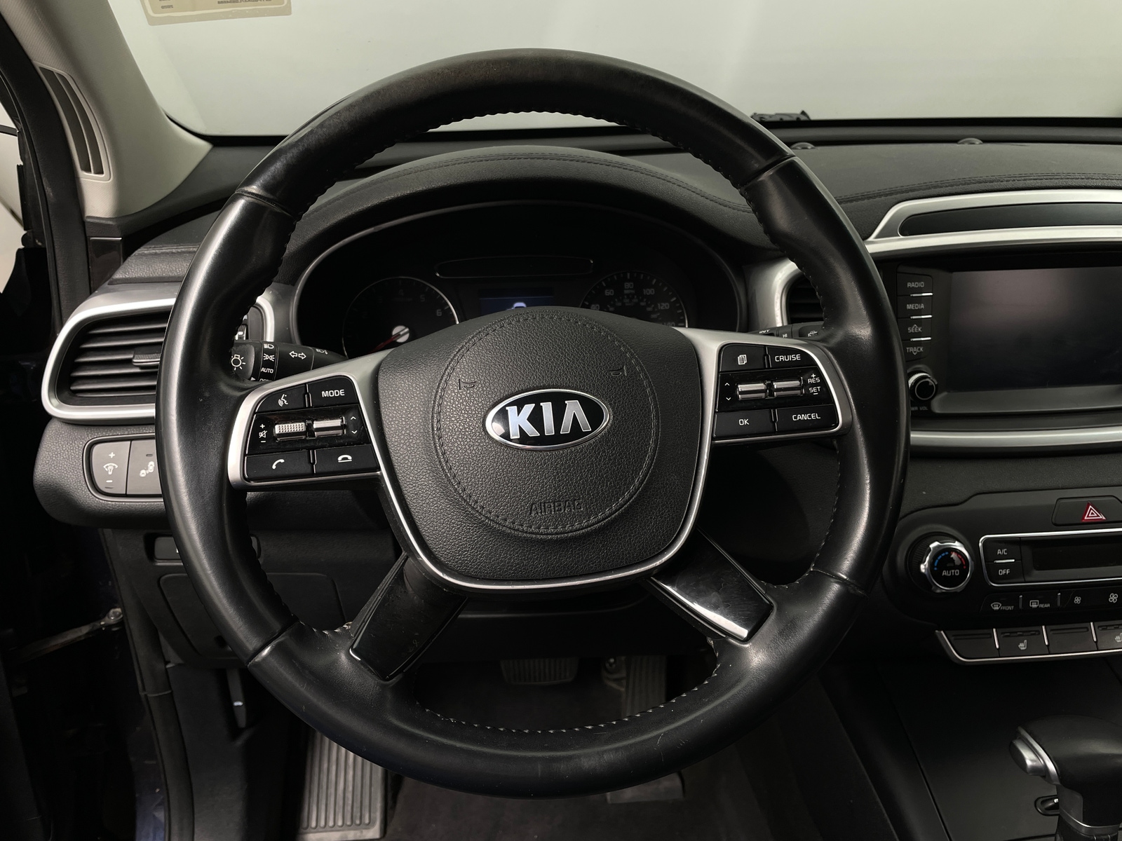 Thumbnail: 2020 Kia Sorento - 5