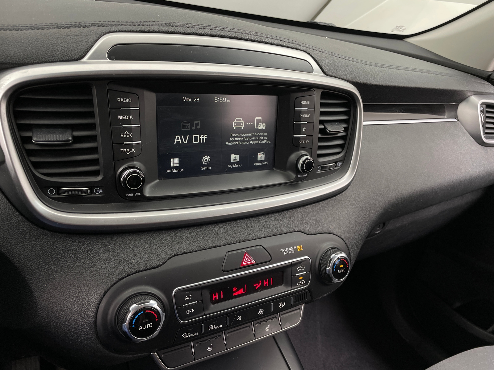 Thumbnail: 2020 Kia Sorento - 4