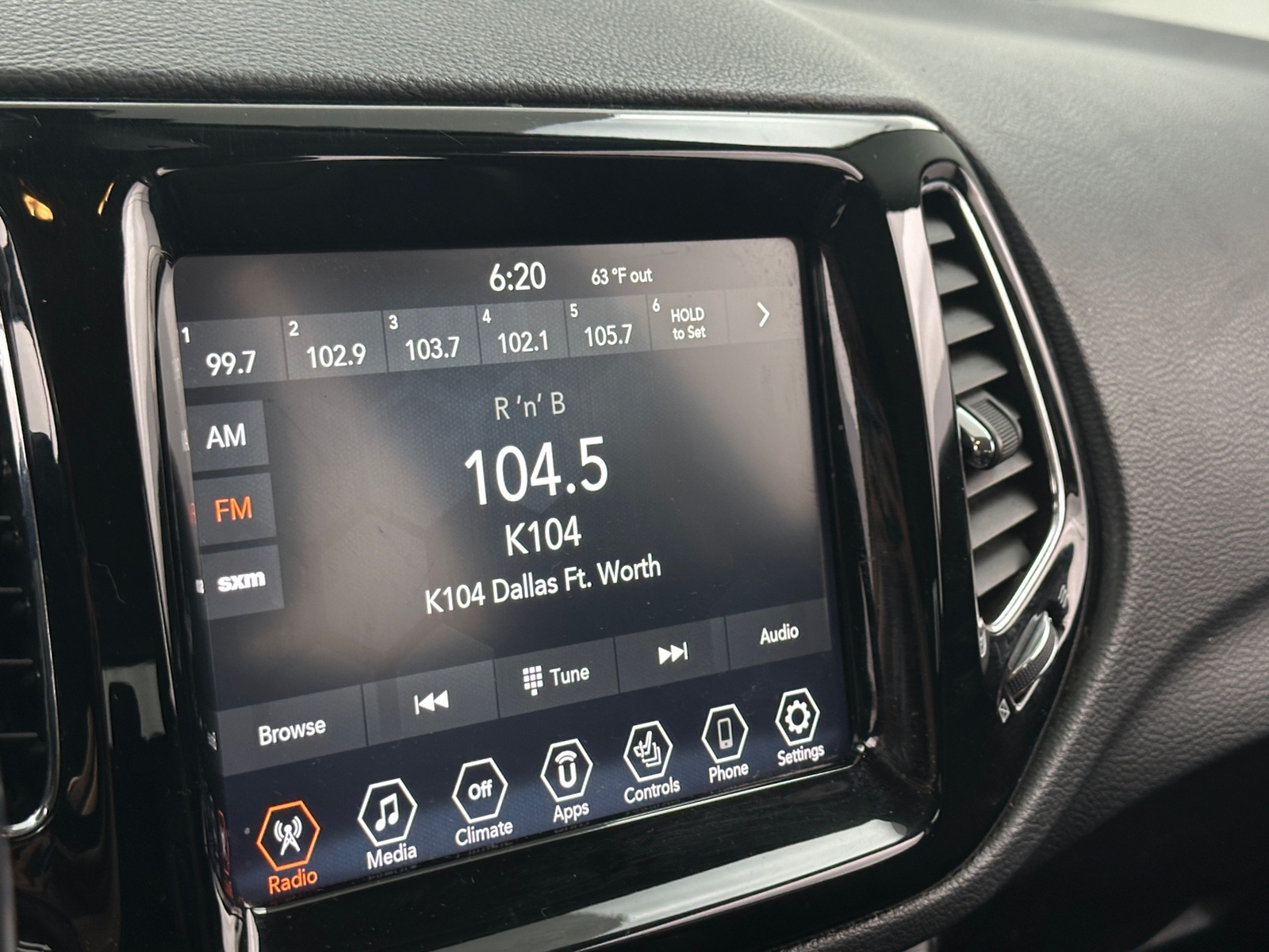 Thumbnail: 2021 Jeep Compass - 3