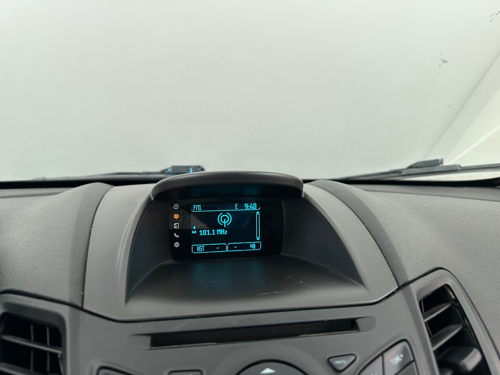 Thumbnail: 2015 Ford Fiesta - 4