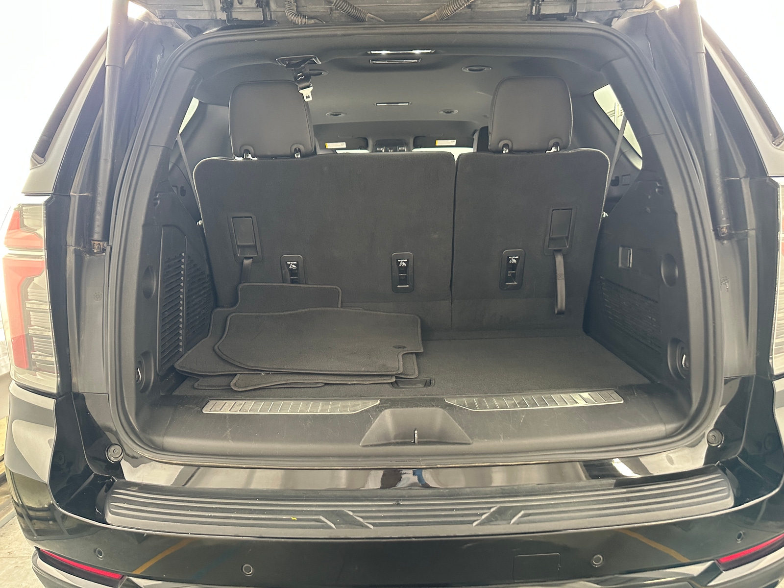 Thumbnail: 2025 Chevrolet Tahoe - 6