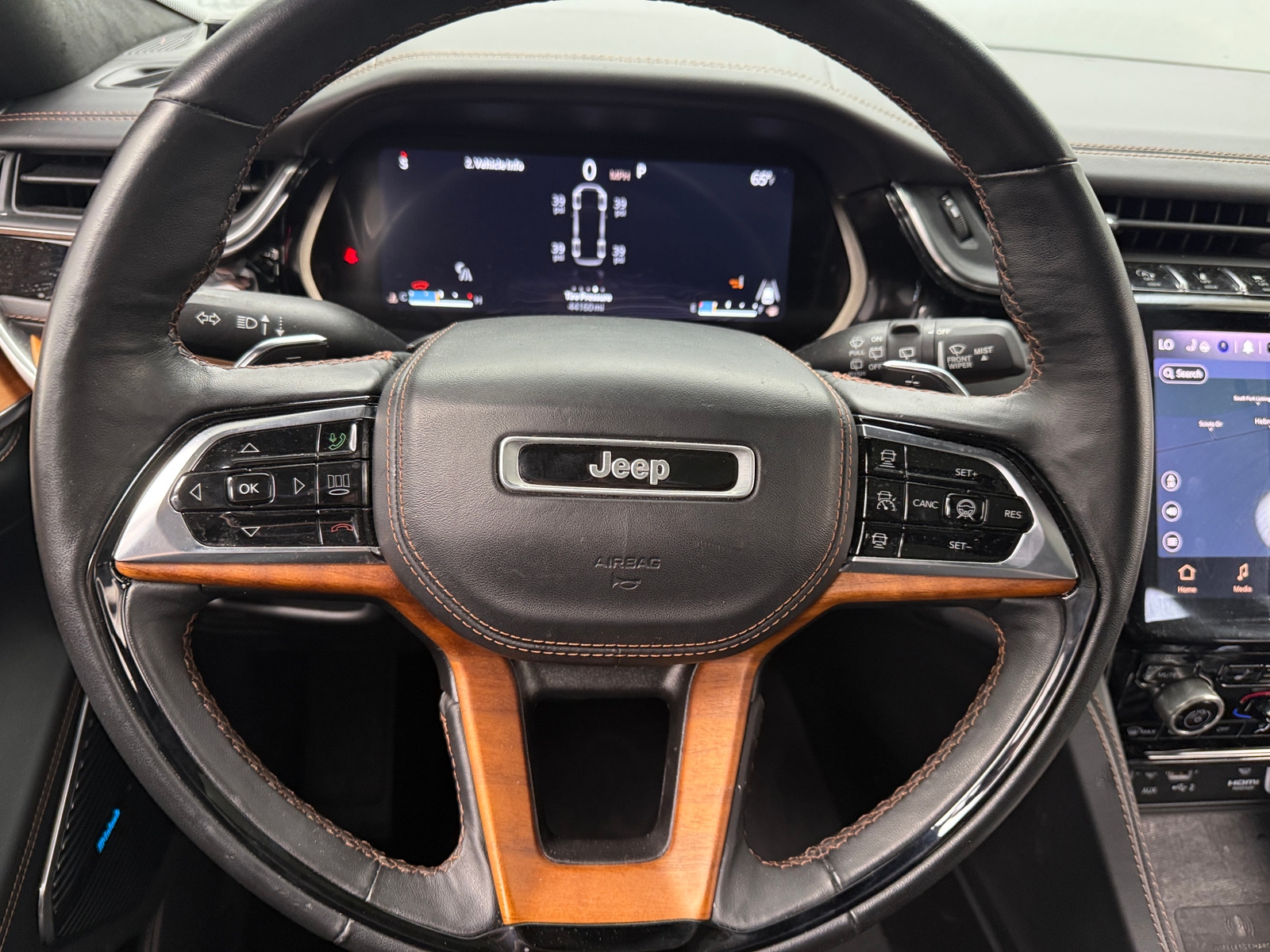 Thumbnail: 2023 Jeep Grand Cherokee L - 4