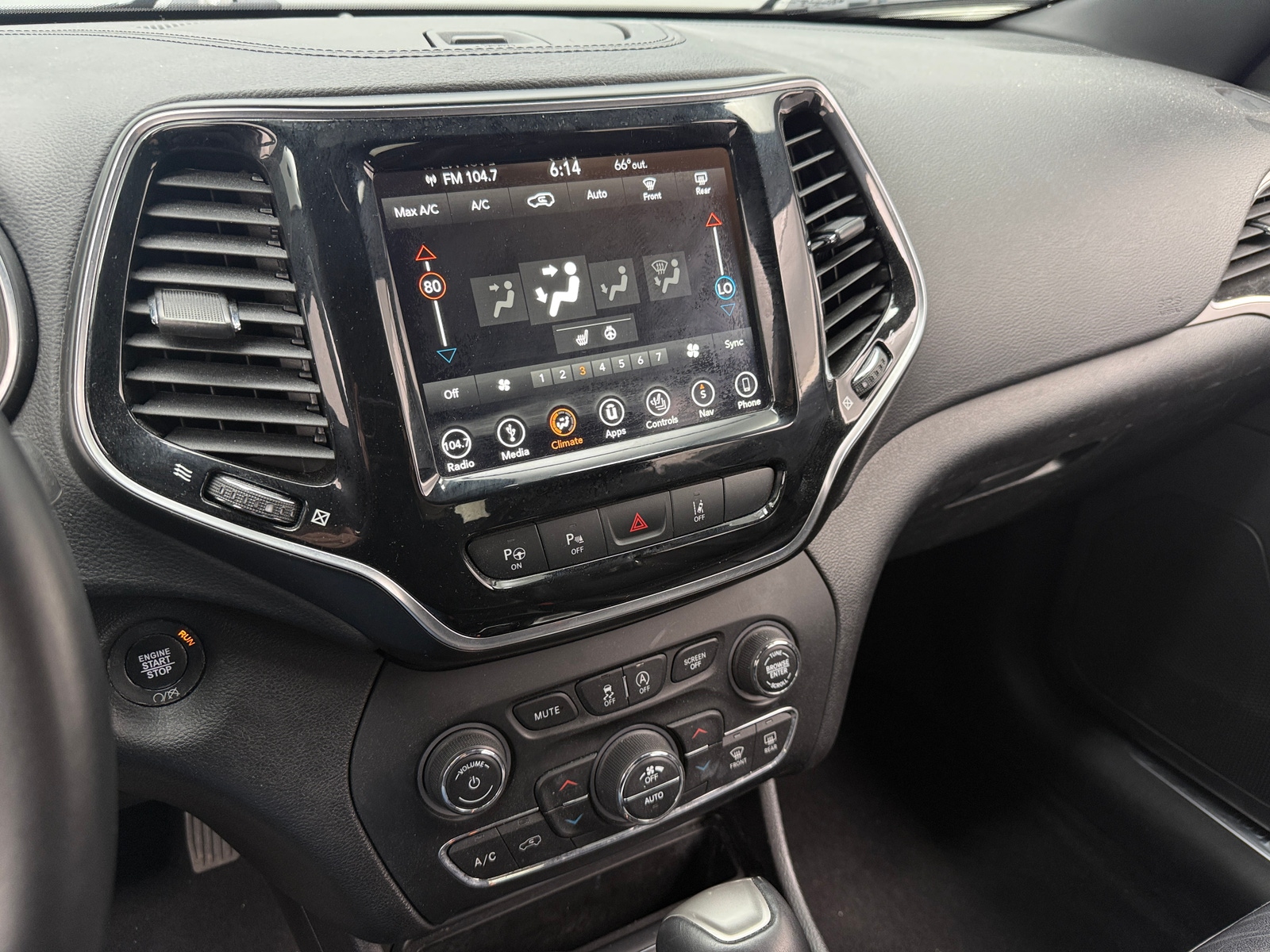 Thumbnail: 2019 Jeep Cherokee - 3