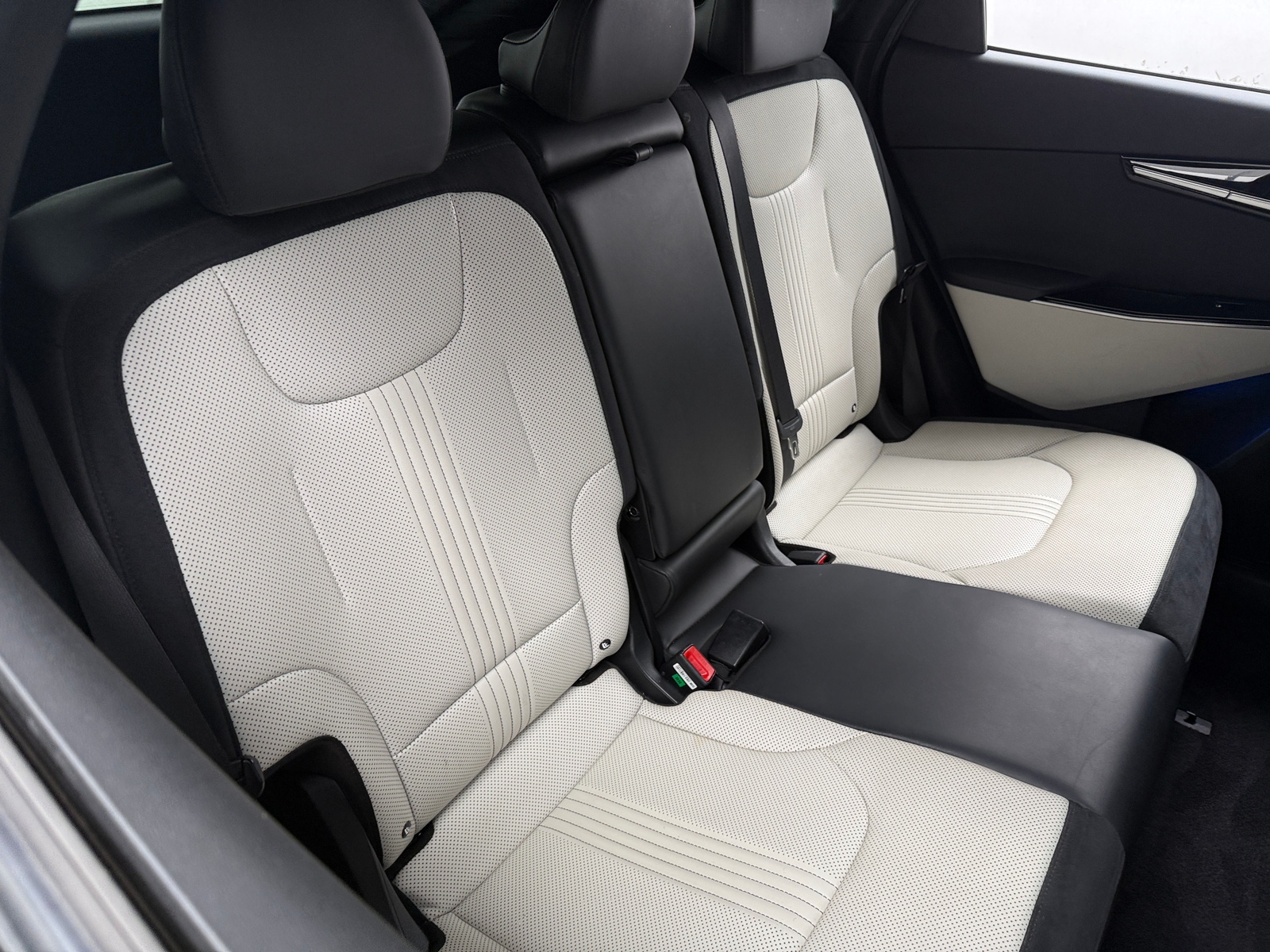 Thumbnail: 2023 Kia EV6 - 5