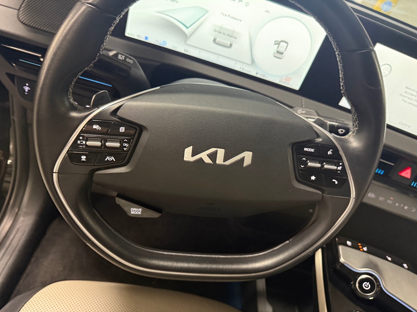 Thumbnail: 2023 Kia EV6 - 4