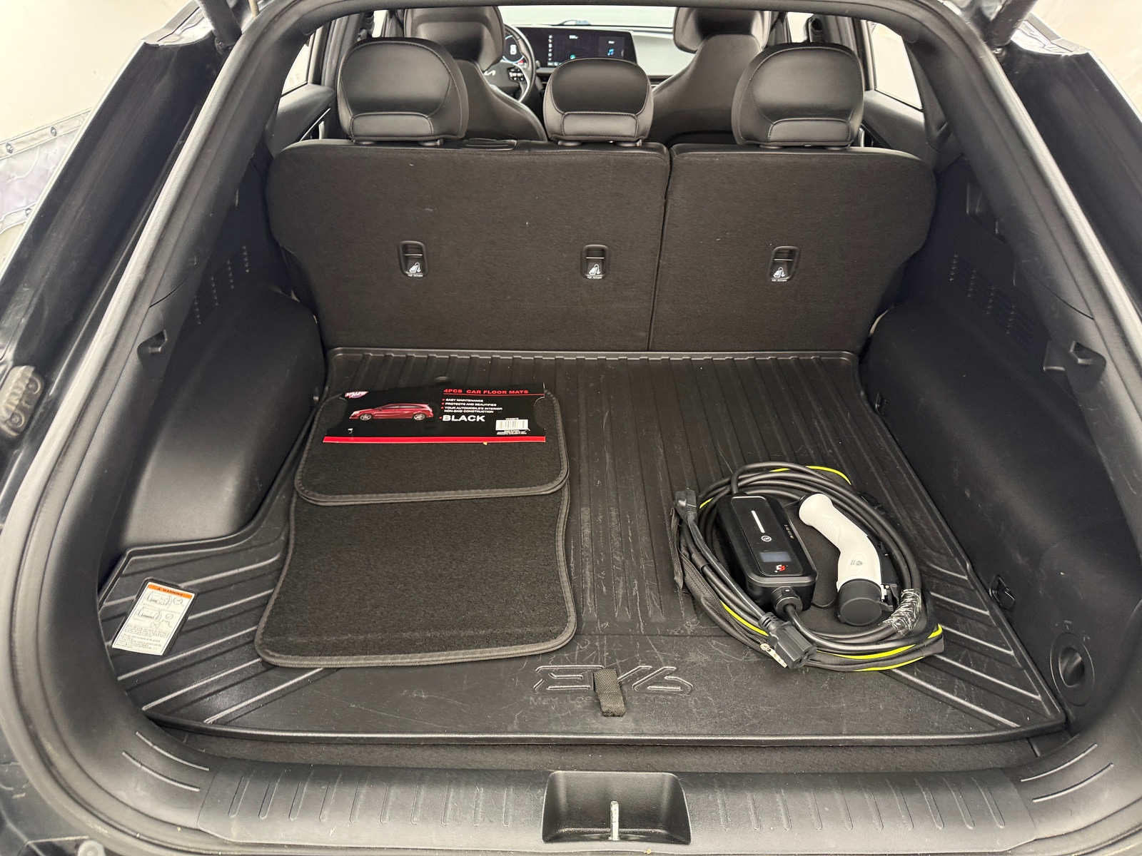 Thumbnail: 2023 Kia EV6 - 6