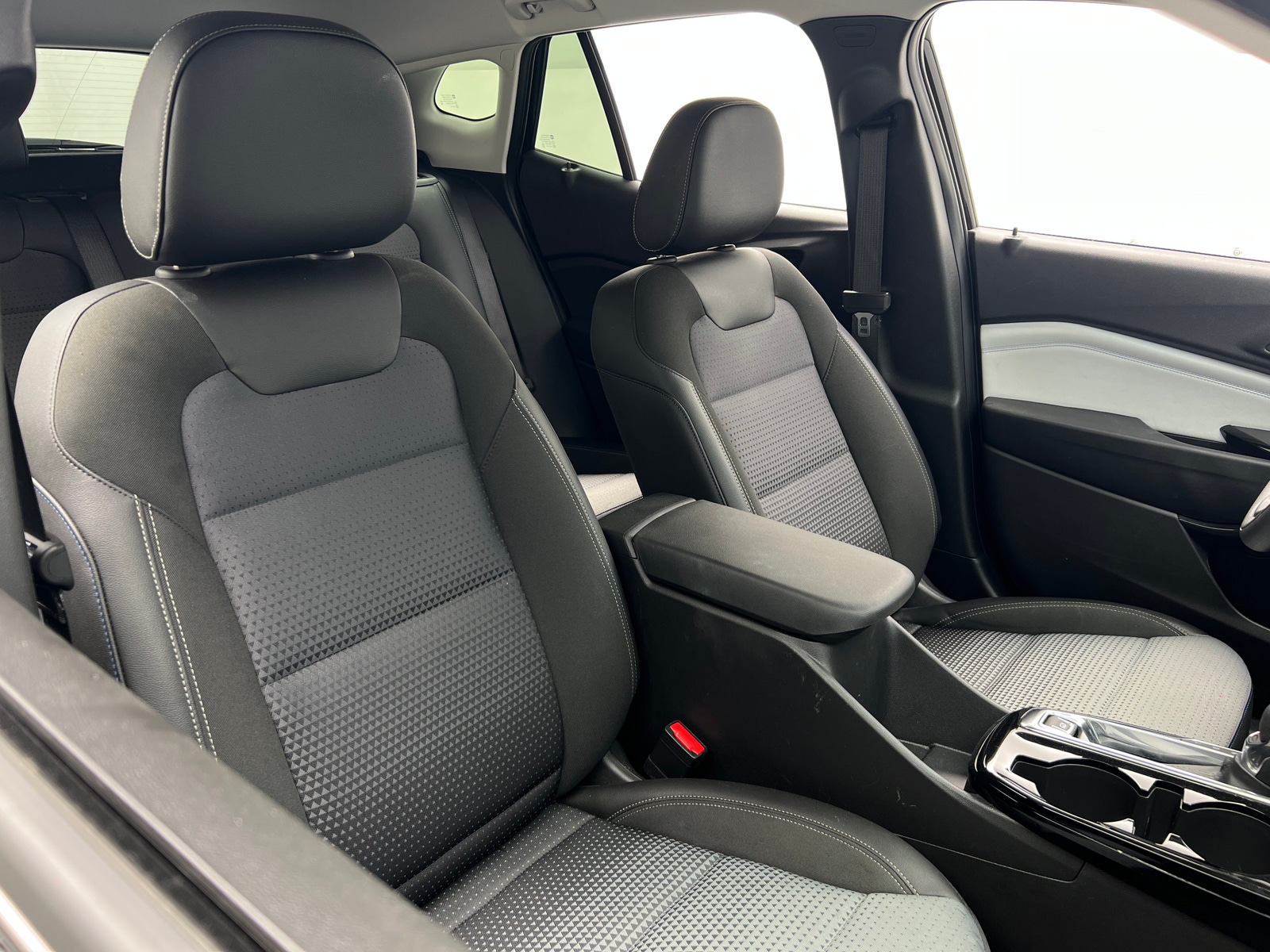 Thumbnail: 2025 Chevrolet Trax - 2