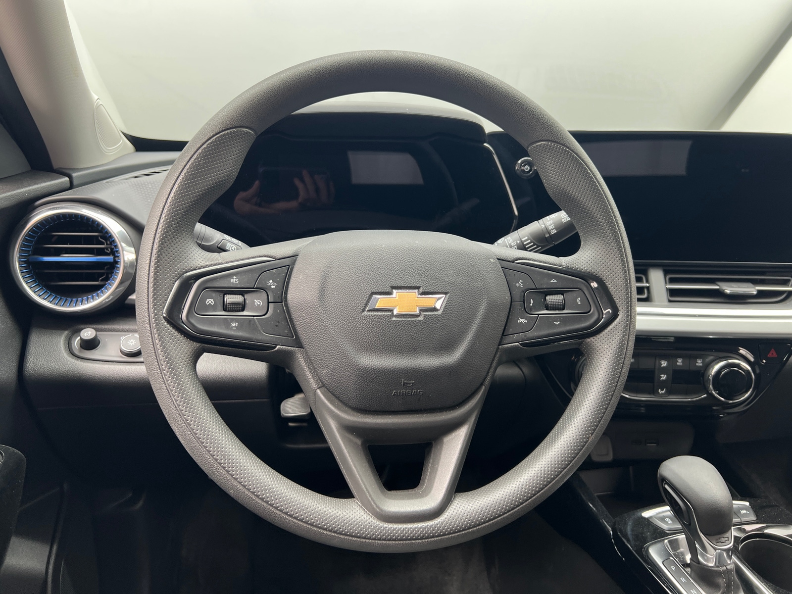 Thumbnail: 2025 Chevrolet Trax - 5