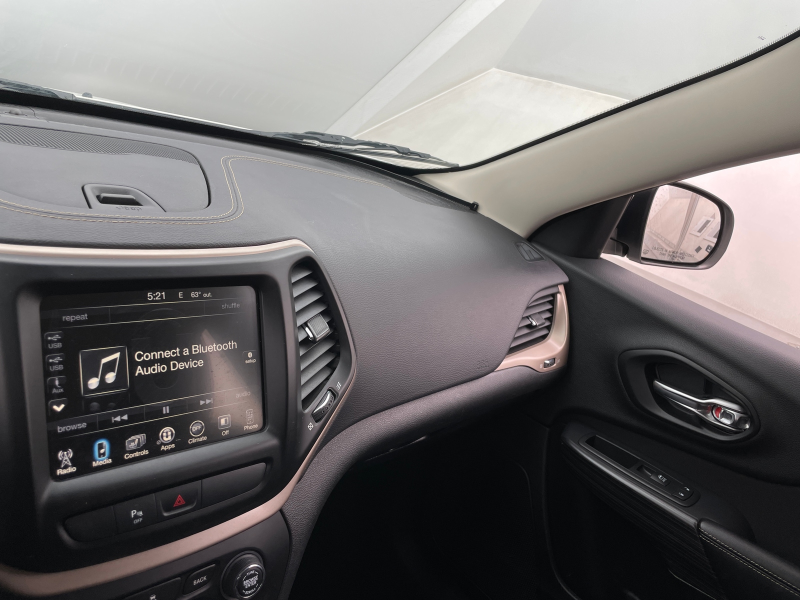 Thumbnail: 2017 Jeep Cherokee - 4