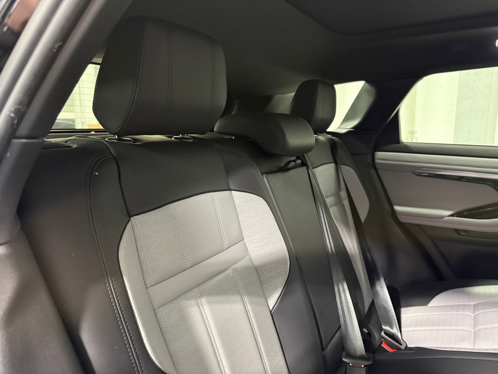 Thumbnail: 2021 Land Rover Range Rover Evoque - 5