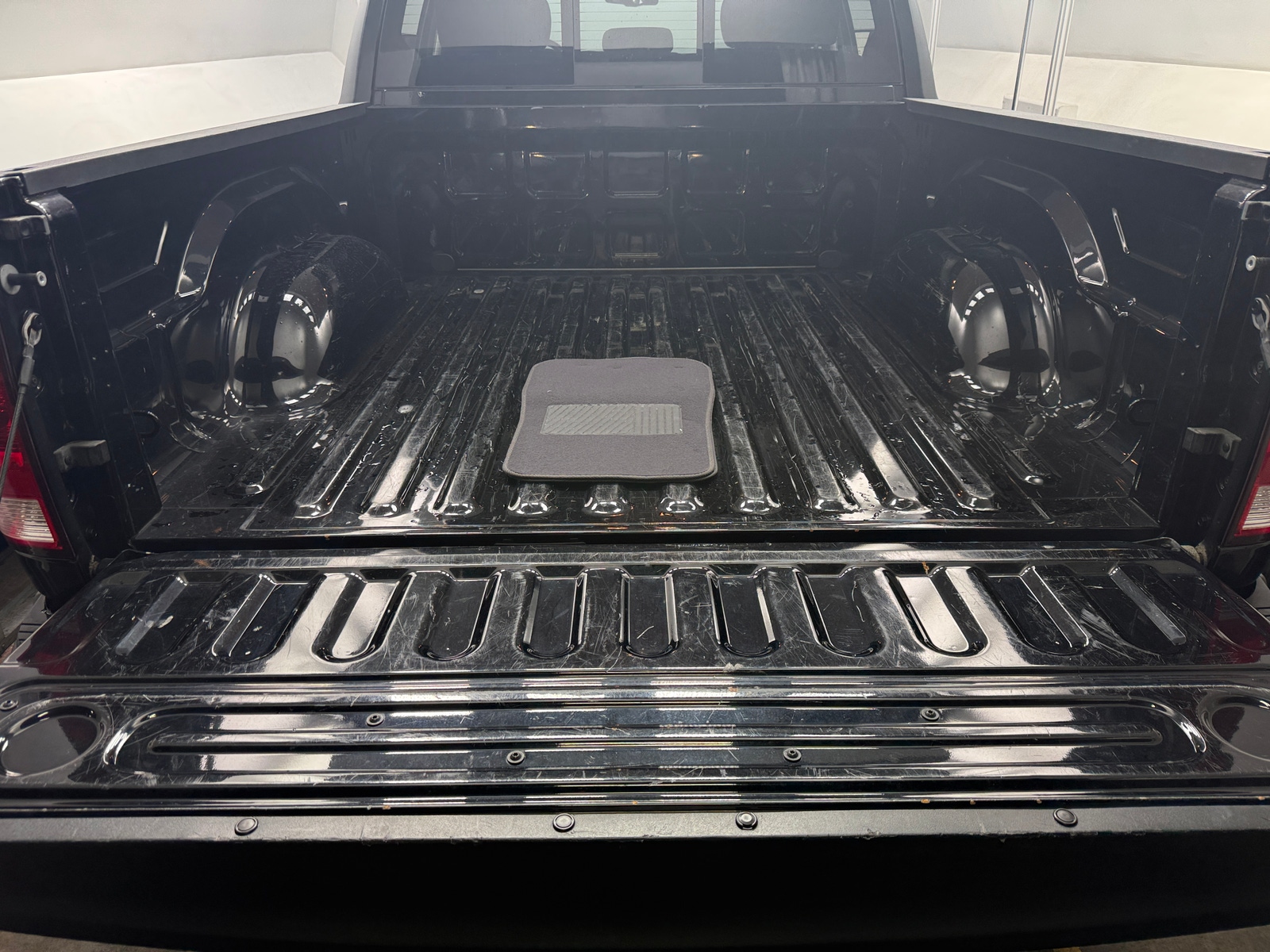 Thumbnail: 2023 RAM 1500 Classic - 7