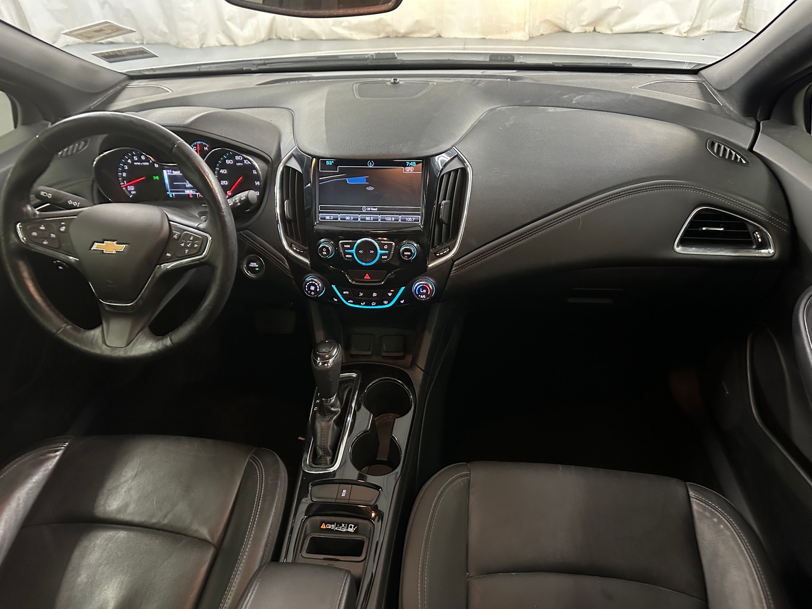 Thumbnail: 2017 Chevrolet Cruze - 2