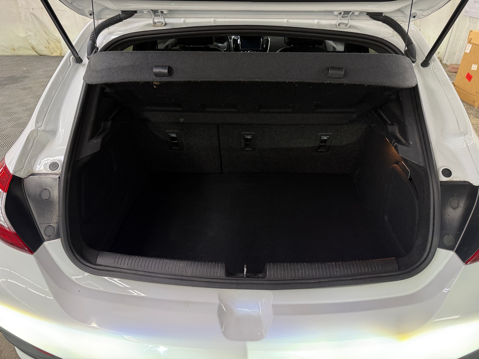 Thumbnail: 2017 Chevrolet Cruze - 6