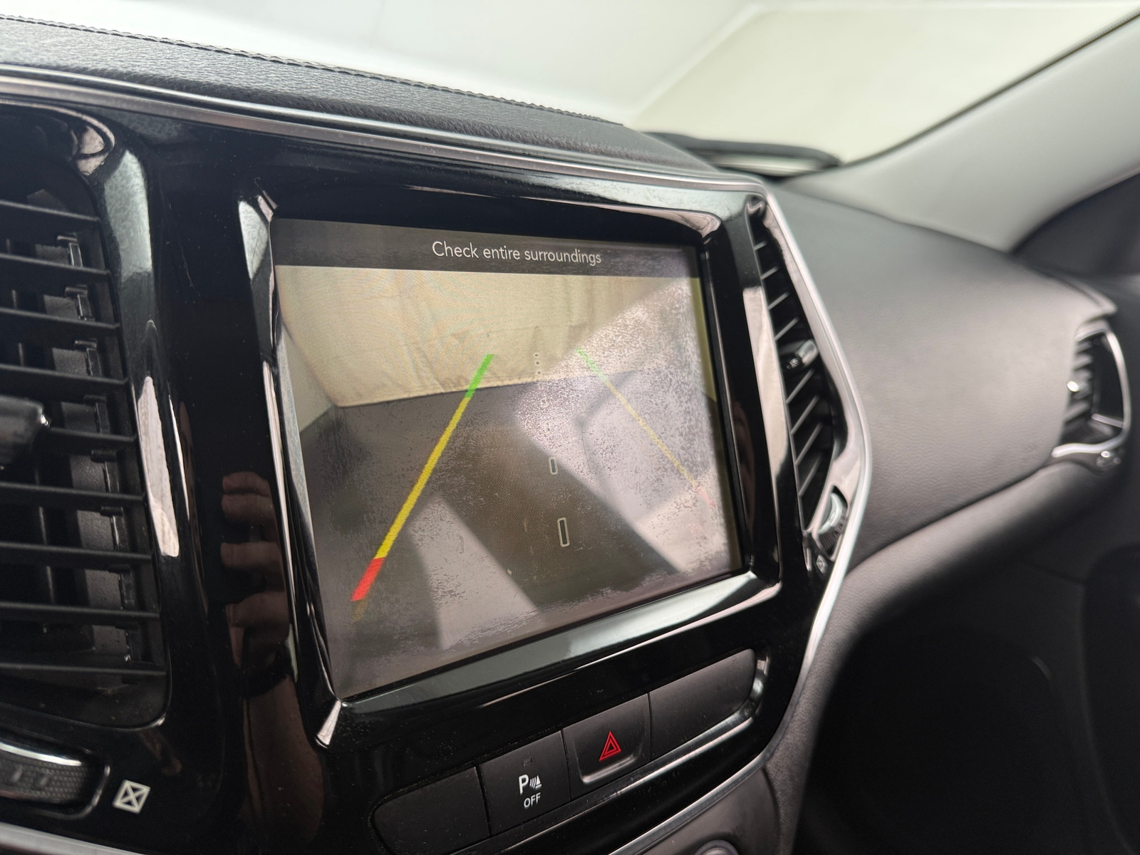 Thumbnail: 2019 Jeep Cherokee - 3