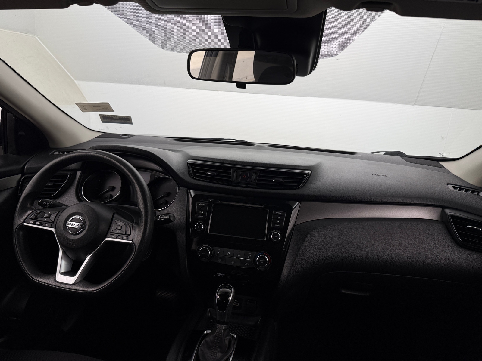 Thumbnail: 2020 Nissan Rogue Sport - 3