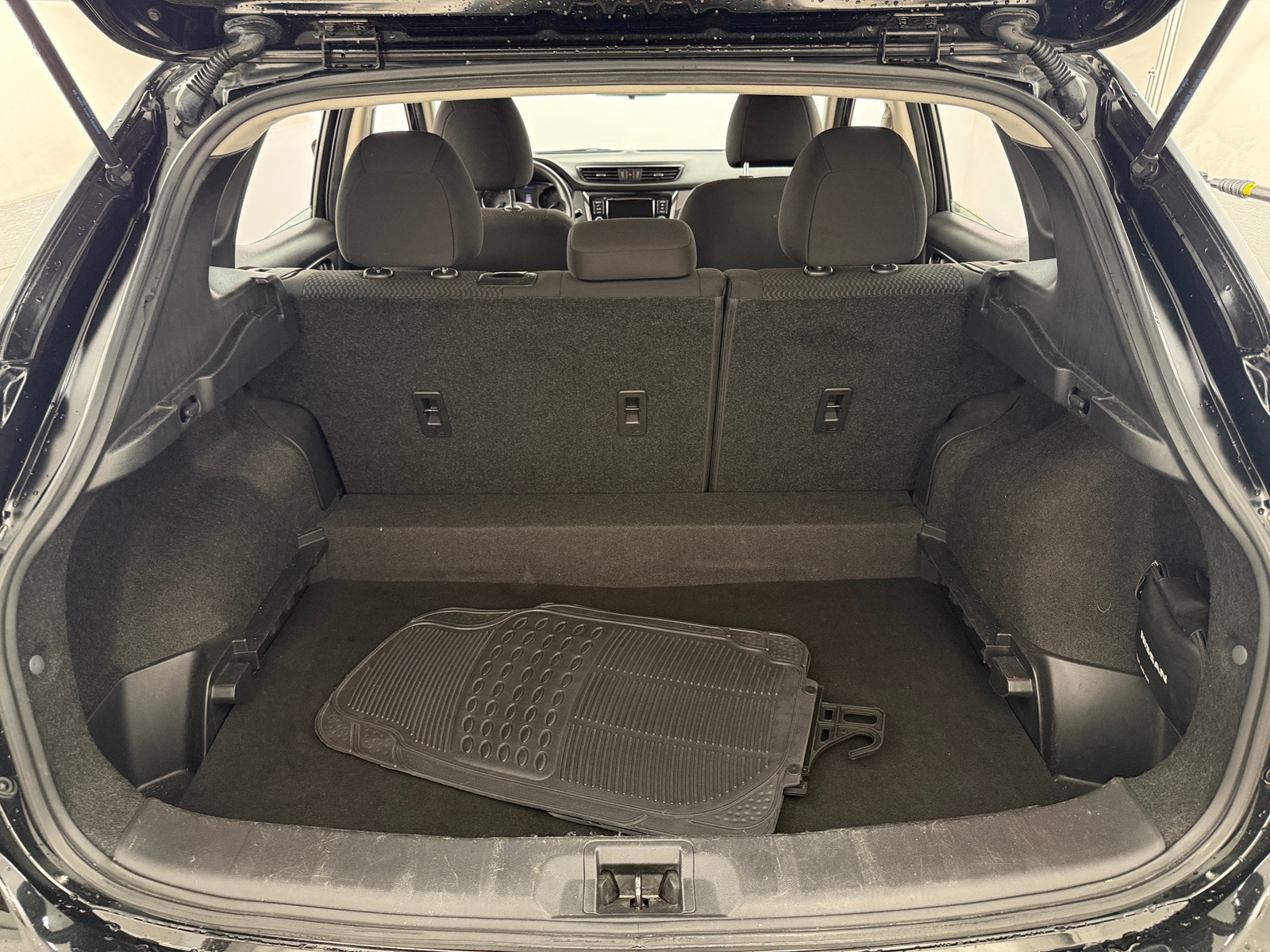 Thumbnail: 2020 Nissan Rogue Sport - 7