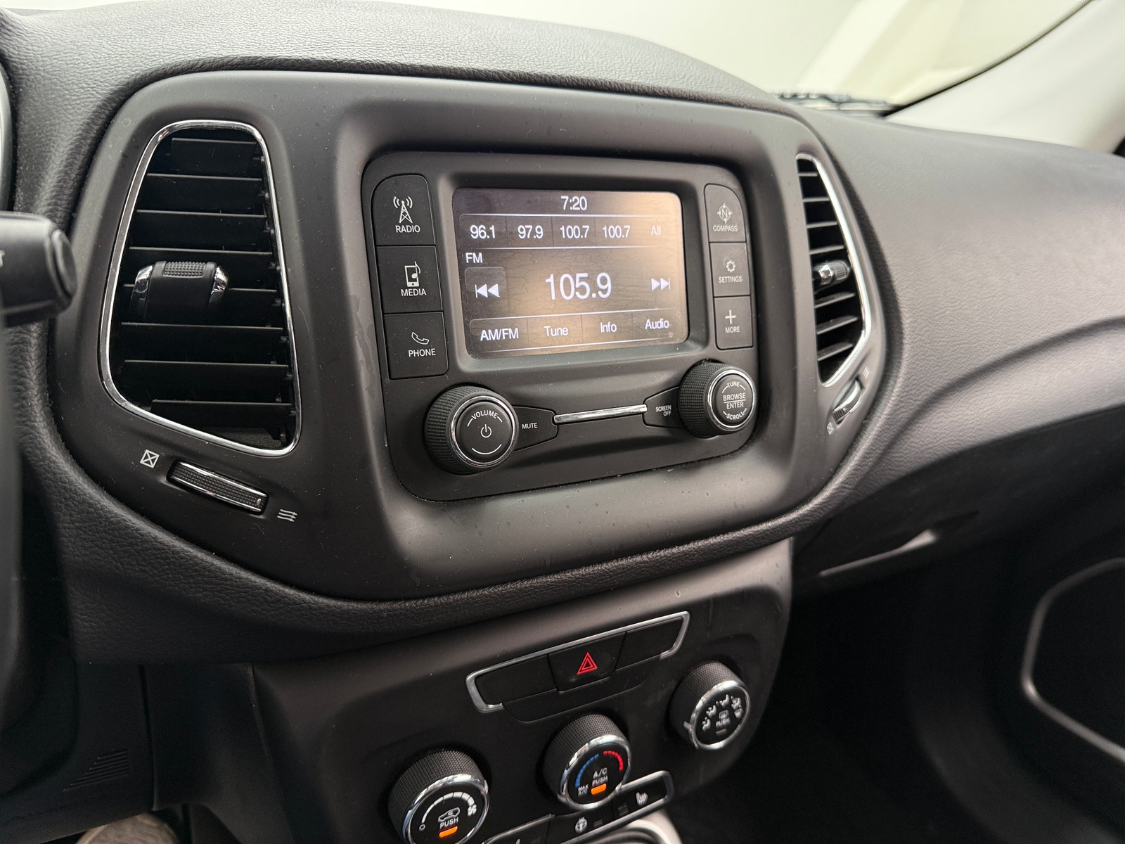 Thumbnail: 2018 Jeep Compass - 4