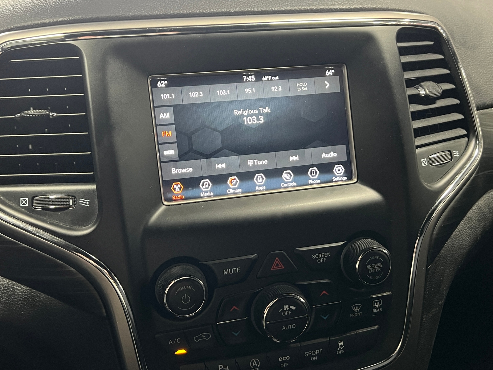 Thumbnail: 2021 Jeep Grand Cherokee - 4