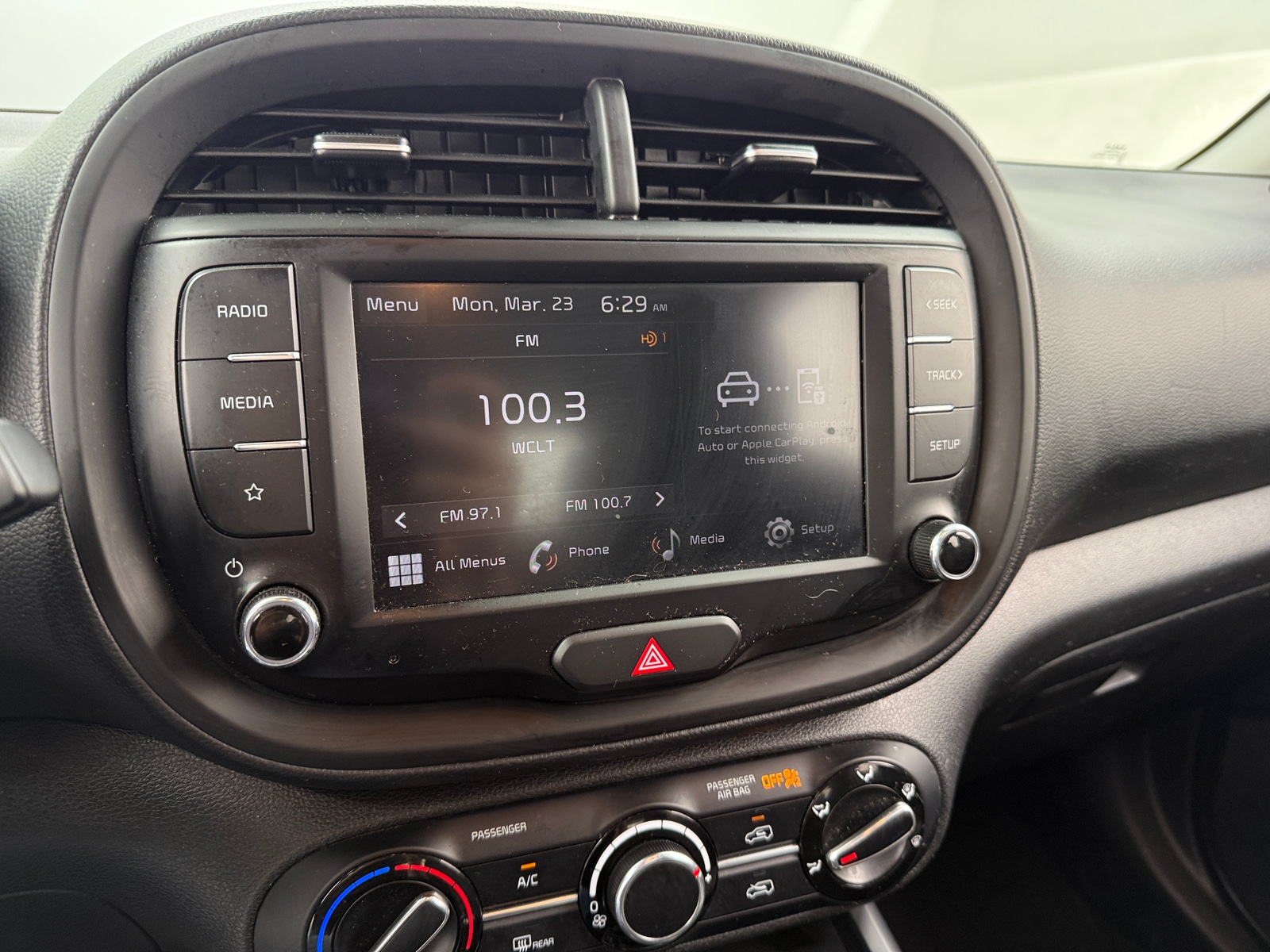 Thumbnail: 2023 Kia Soul - 4