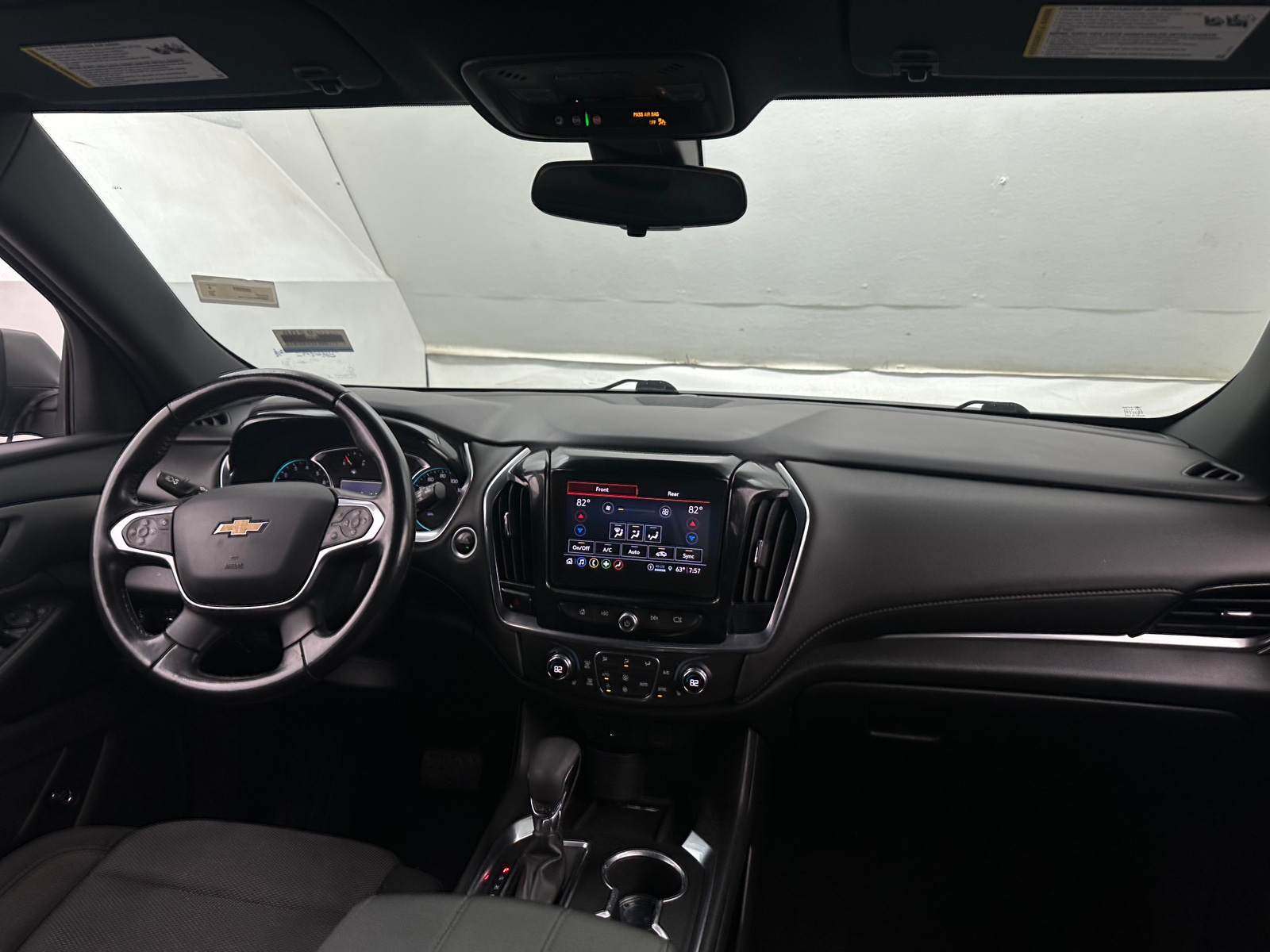 Thumbnail: 2022 Chevrolet Traverse - 3