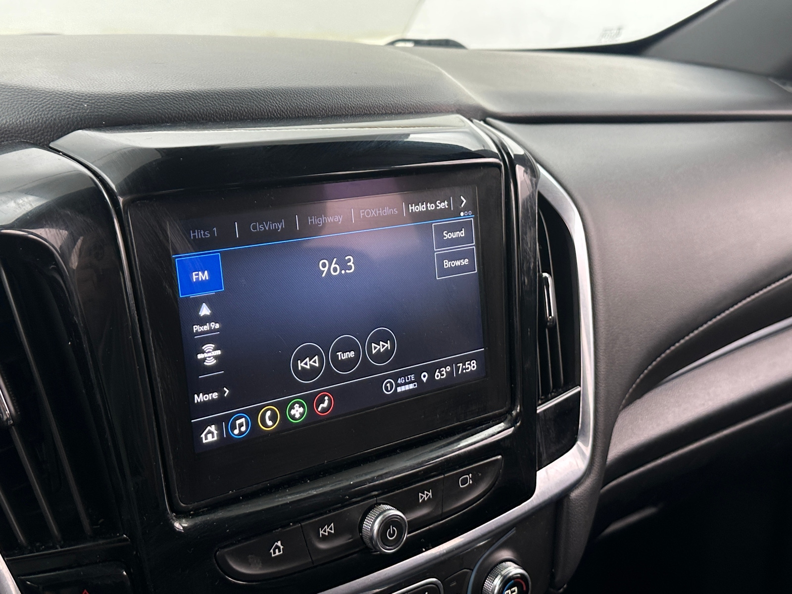 Thumbnail: 2022 Chevrolet Traverse - 4