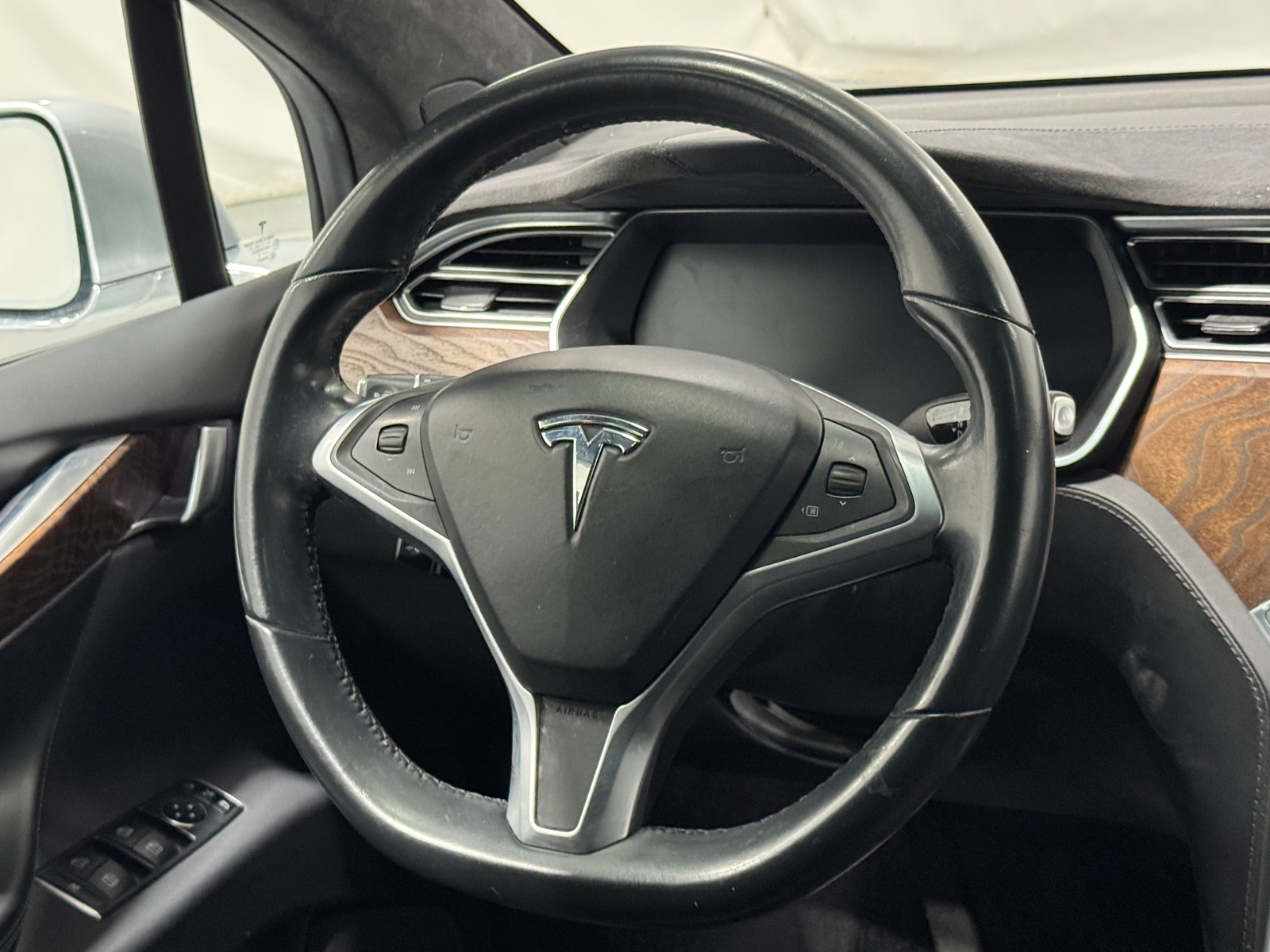 Thumbnail: 2017 Tesla Model X - 4