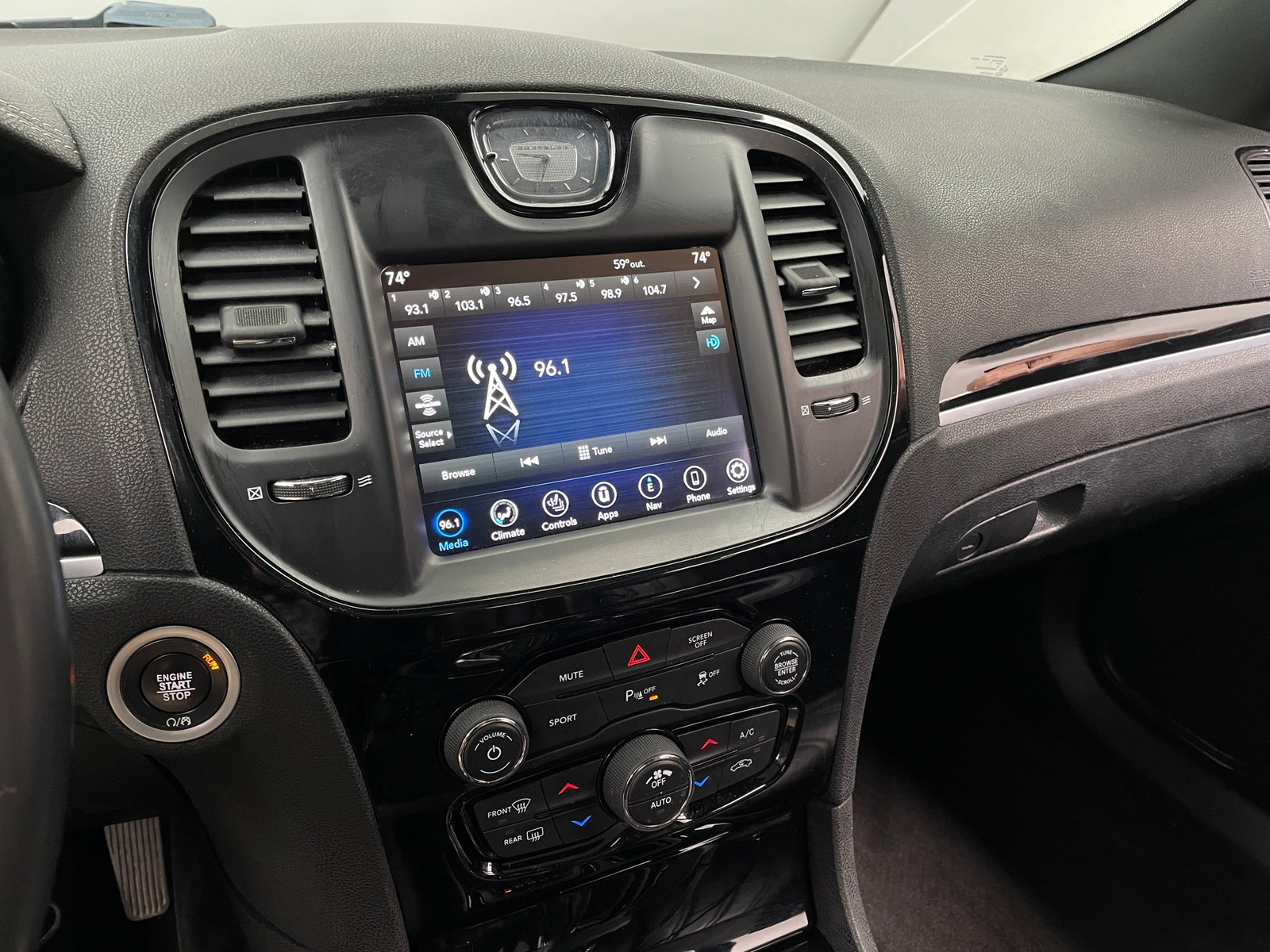 Thumbnail: 2018 Chrysler 300 - 3