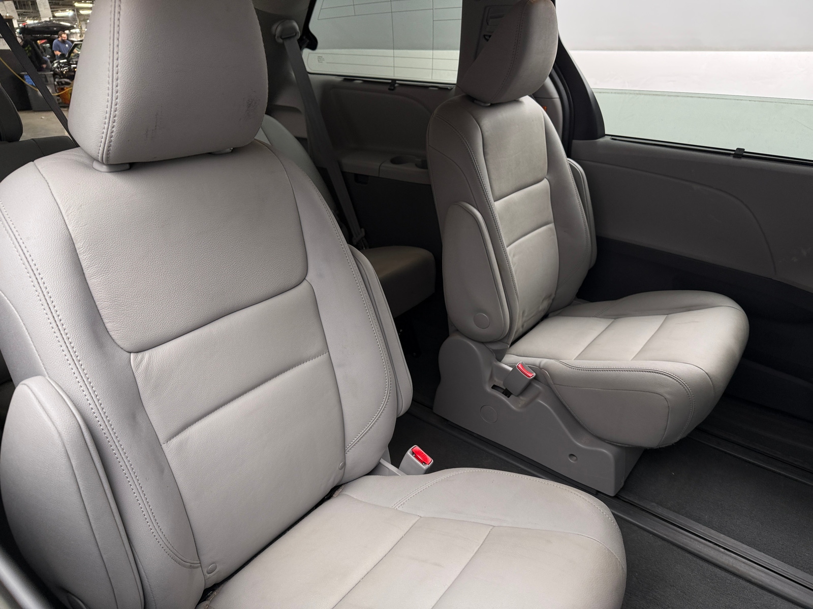 Thumbnail: 2020 Toyota Sienna - 5