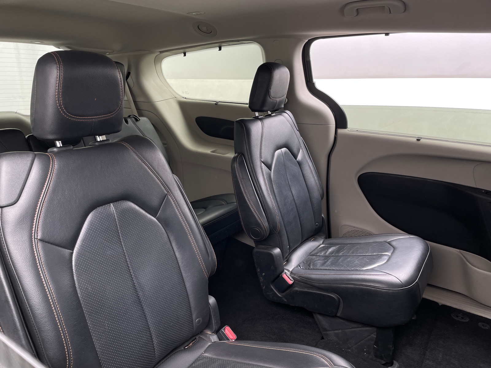 Thumbnail: 2018 Chrysler Pacifica - 5