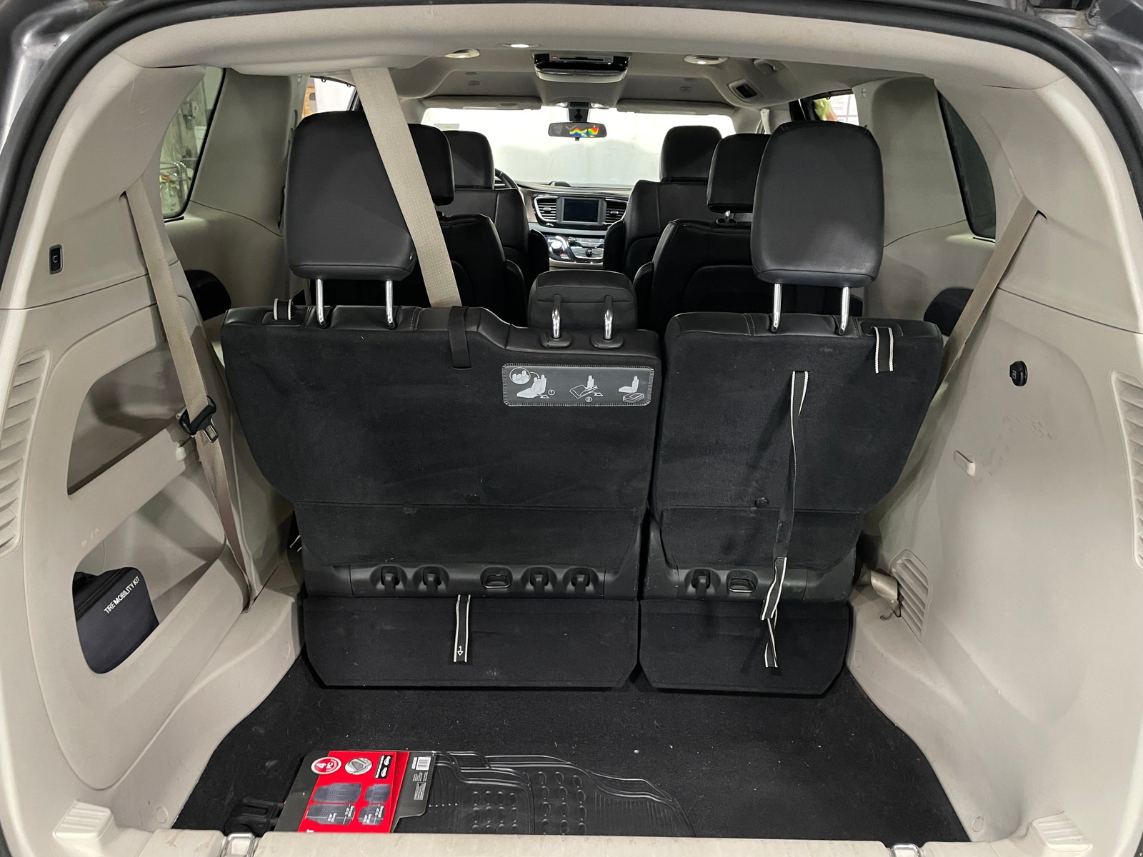 Thumbnail: 2018 Chrysler Pacifica - 6