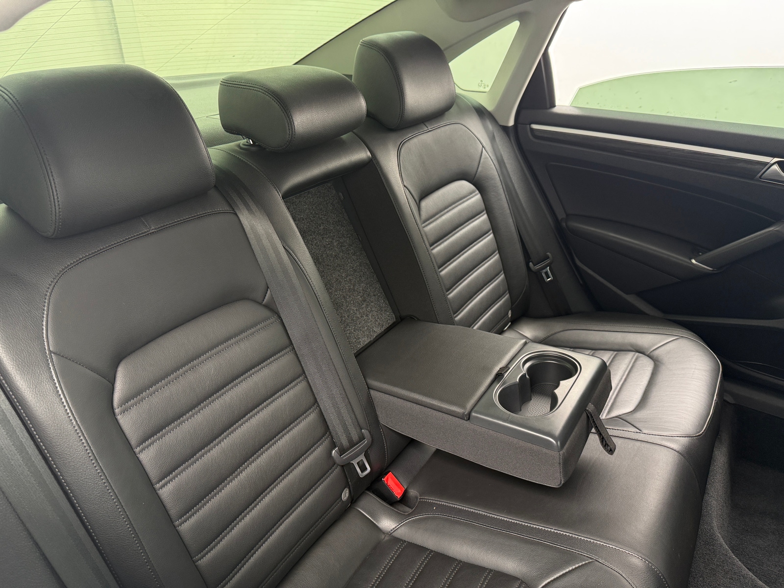 Thumbnail: 2016 Volkswagen Passat - 5