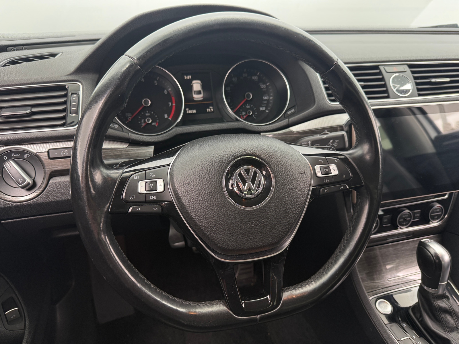 Thumbnail: 2016 Volkswagen Passat - 4