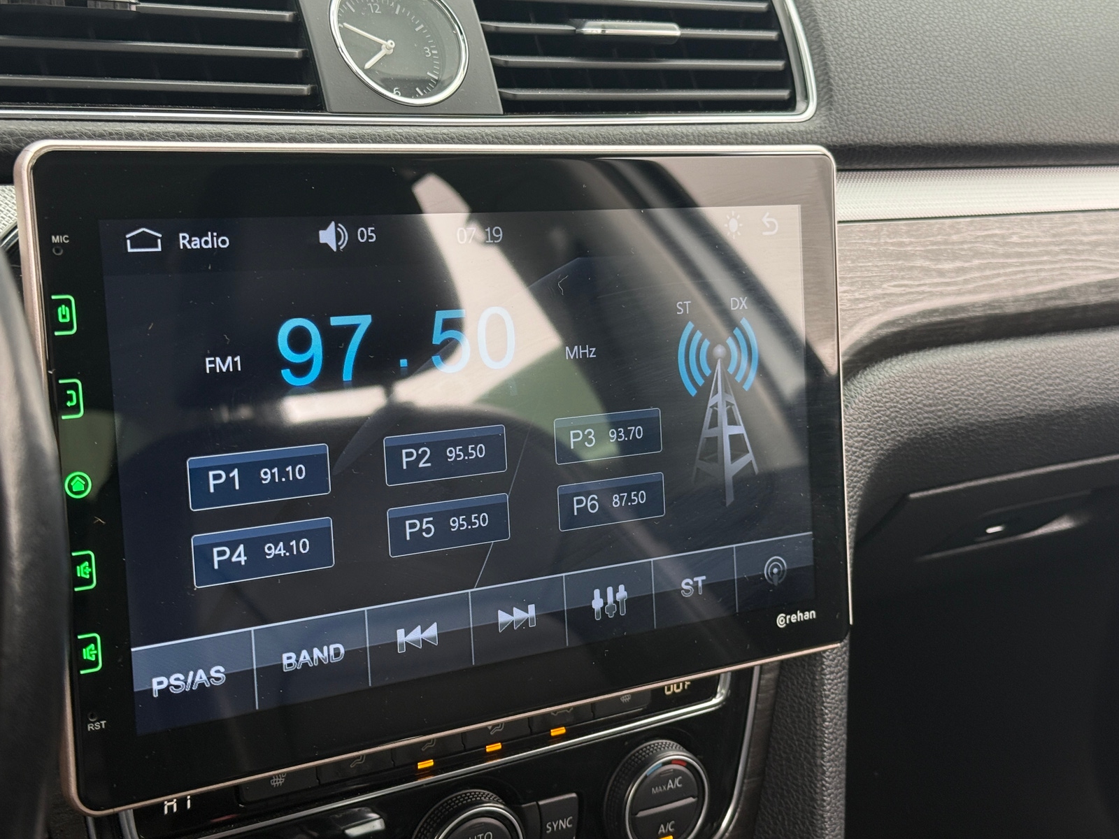 Thumbnail: 2016 Volkswagen Passat - 3