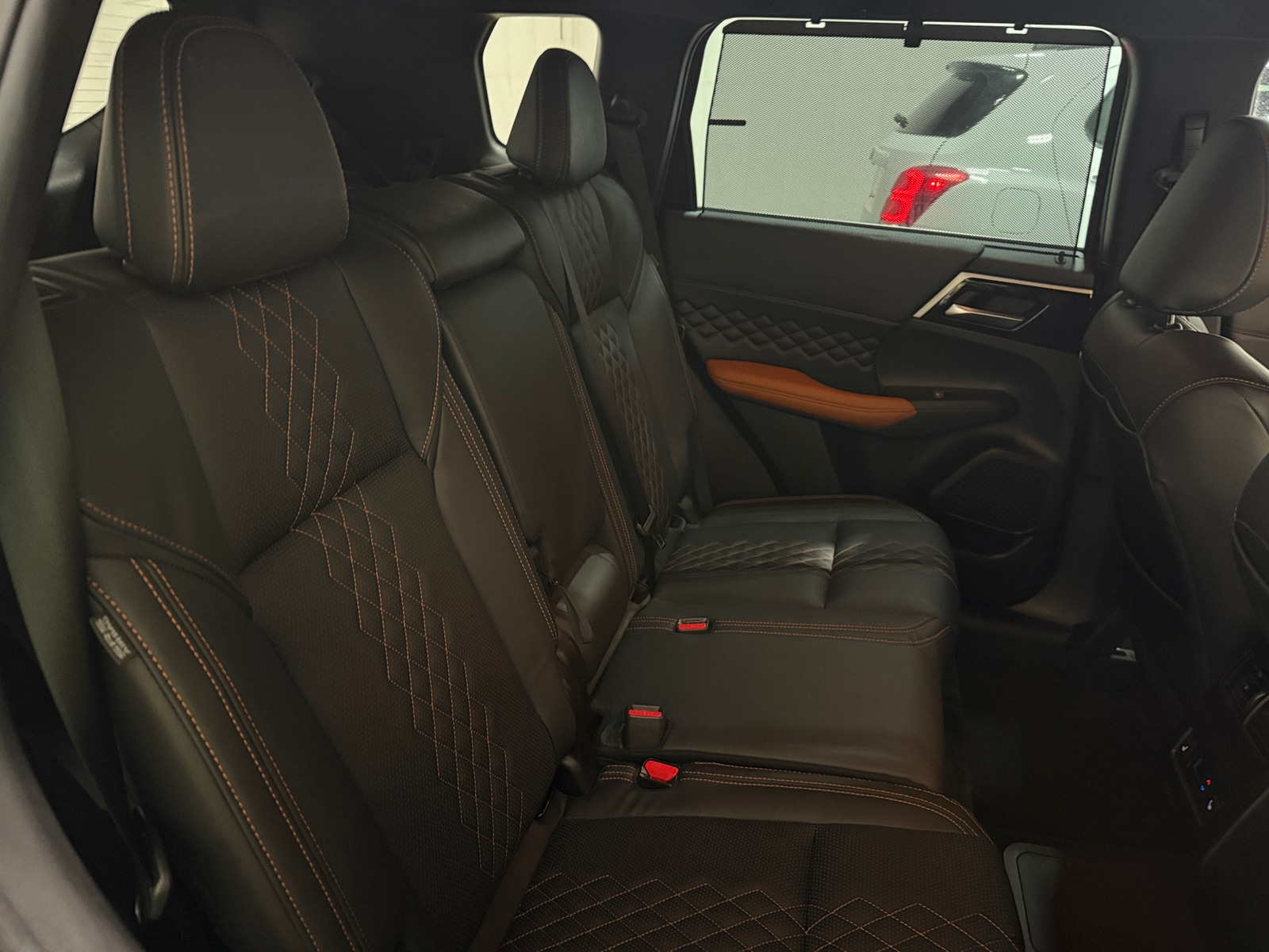 Thumbnail: 2023 Mitsubishi Outlander - 5