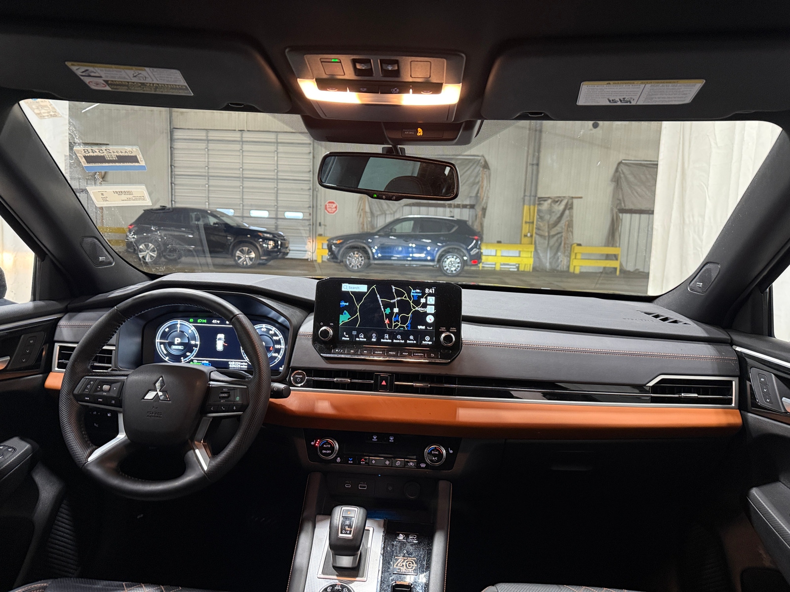 Thumbnail: 2023 Mitsubishi Outlander - 2