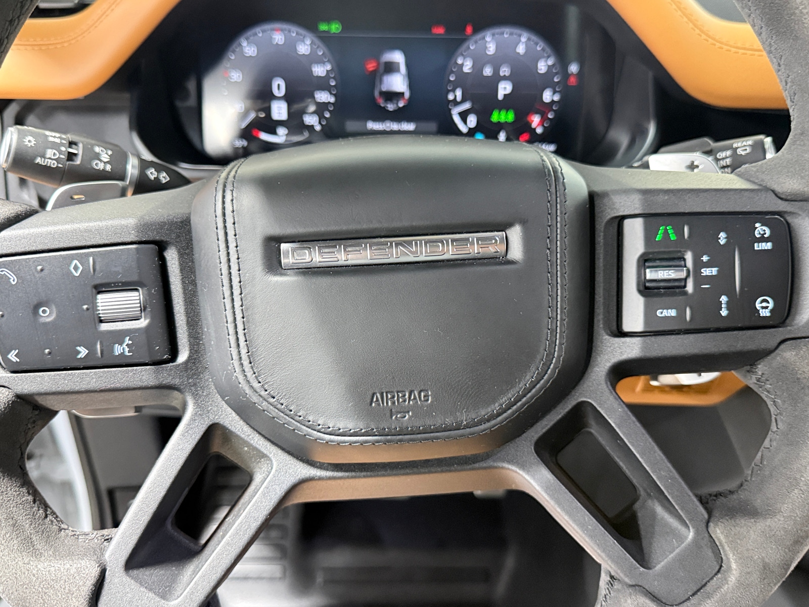 Thumbnail: 2023 Land Rover Defender - 4