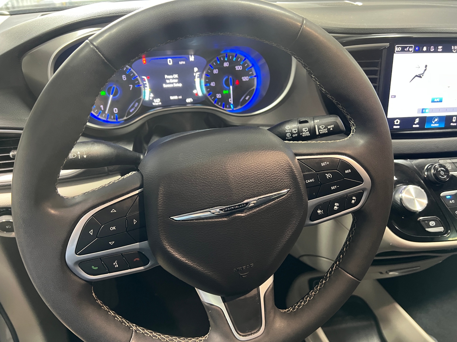 Thumbnail: 2024 Chrysler Pacifica - 4