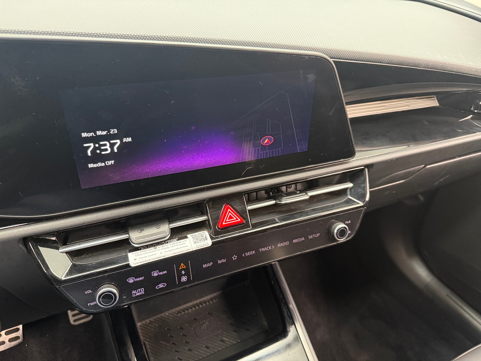 Thumbnail: 2023 Kia Niro - 3