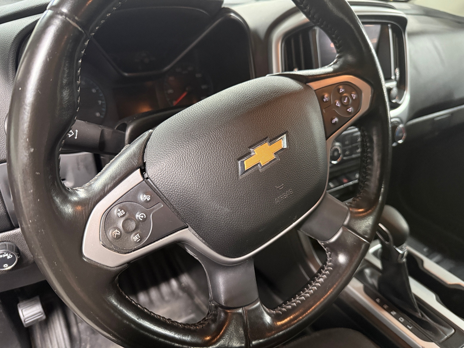 Thumbnail: 2022 Chevrolet Colorado - 5